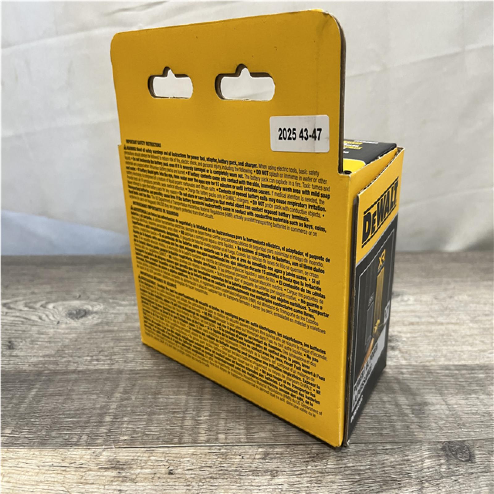 NEW - DEWALT 20V MAX XR POWERSTACK Lithium-Ion Battery Starter Kit with 1.7Ah Battery and Charger