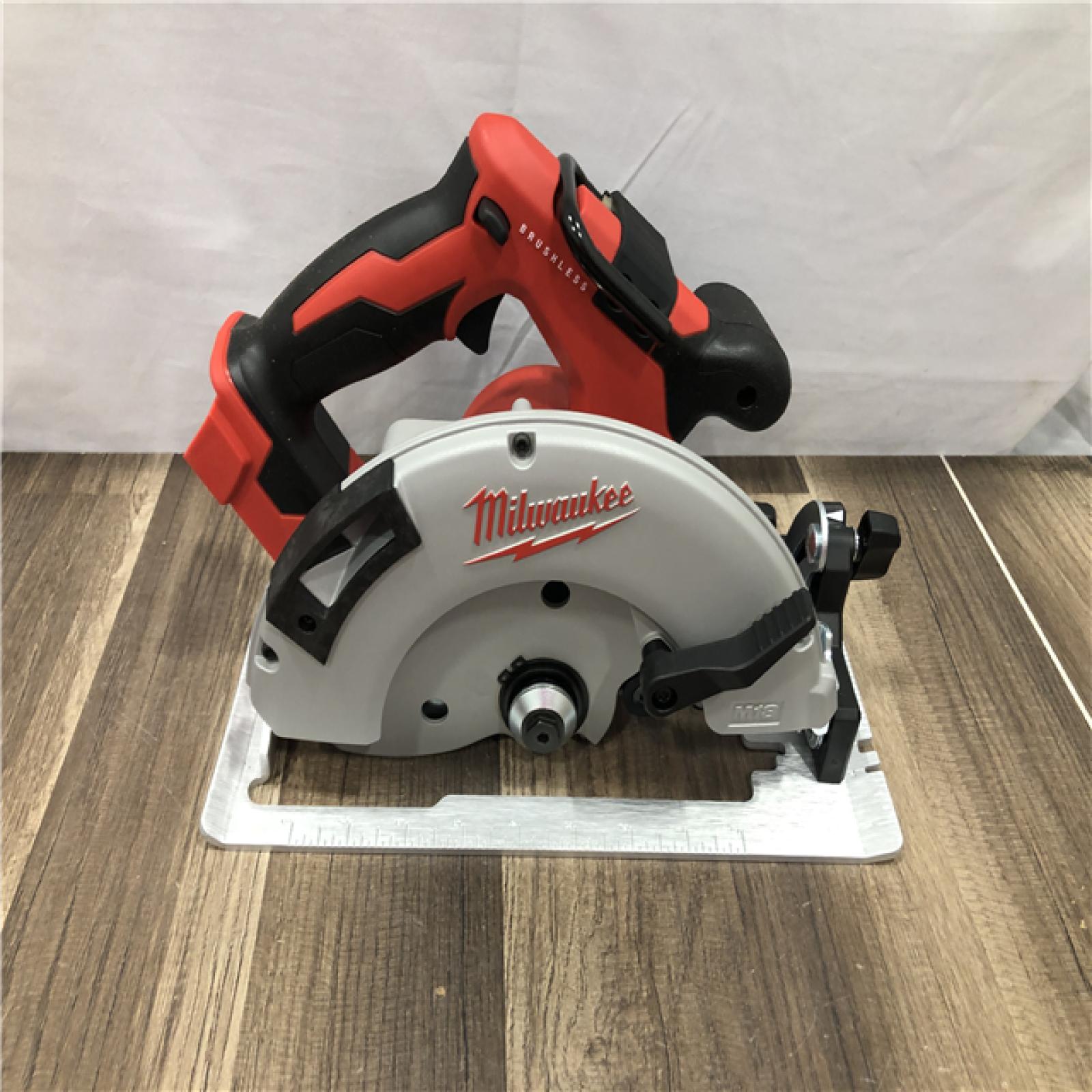 AS-IS Milwaukee M18 18V Lithium-Ion Brushless Cordless 7-1/4 in. Circular Saw (Tool-Only)