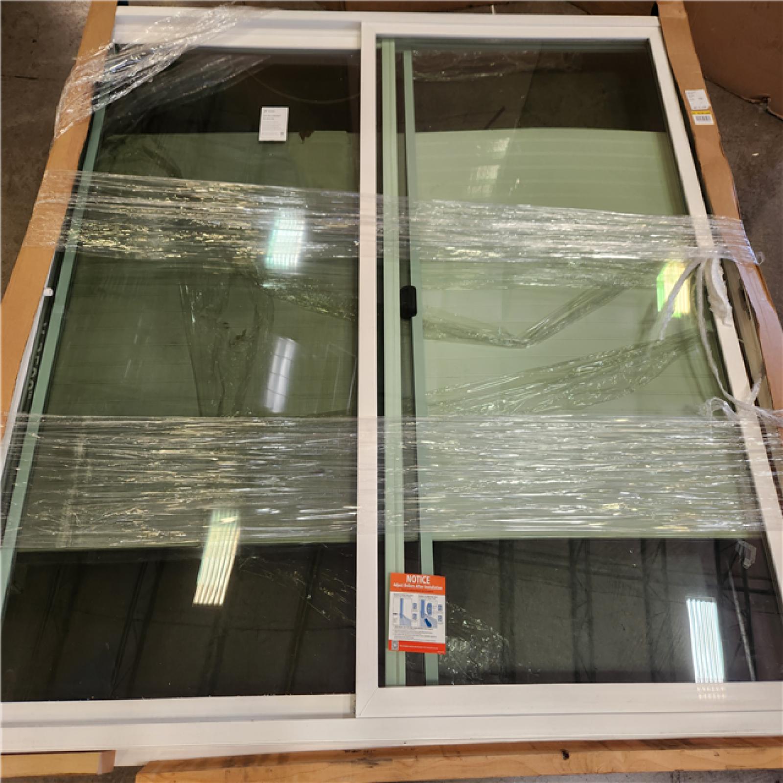 Phoenix JELD-WEN V-2500 96 in. x 80 in. x 4-9/16 in. Jamb White Vinyl Left-Hand Sliding Patio Door with Low-E Glass (Screen Included)