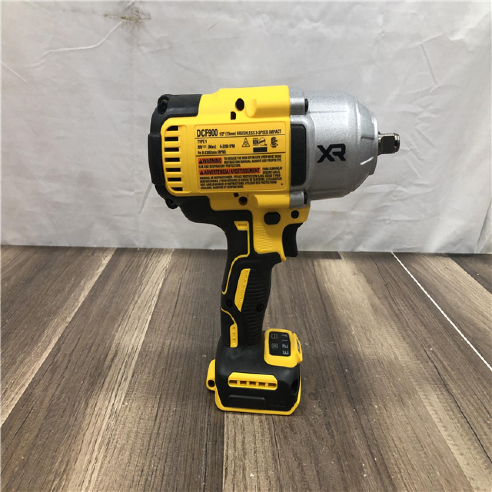 AS-IS DEWALT 20V MAX Lithium-Ion Cordless 1/2 in. Impact Wrench Kit