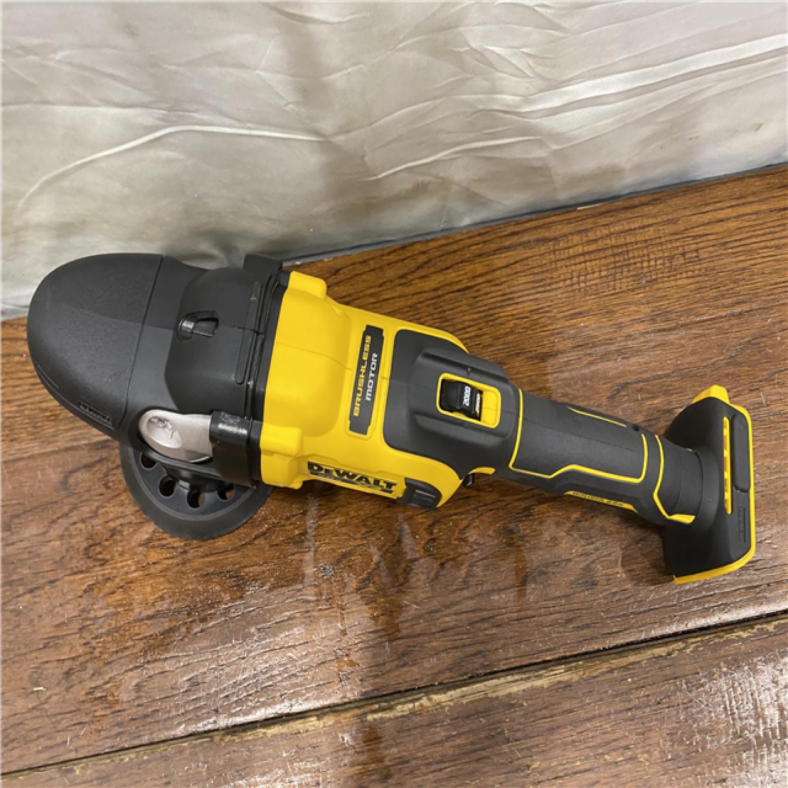 AS-IS DeWalt 20V MAX XR Cordless Brushless 5 in. Variable Speed Random Orbit Polisher (Tool Only)