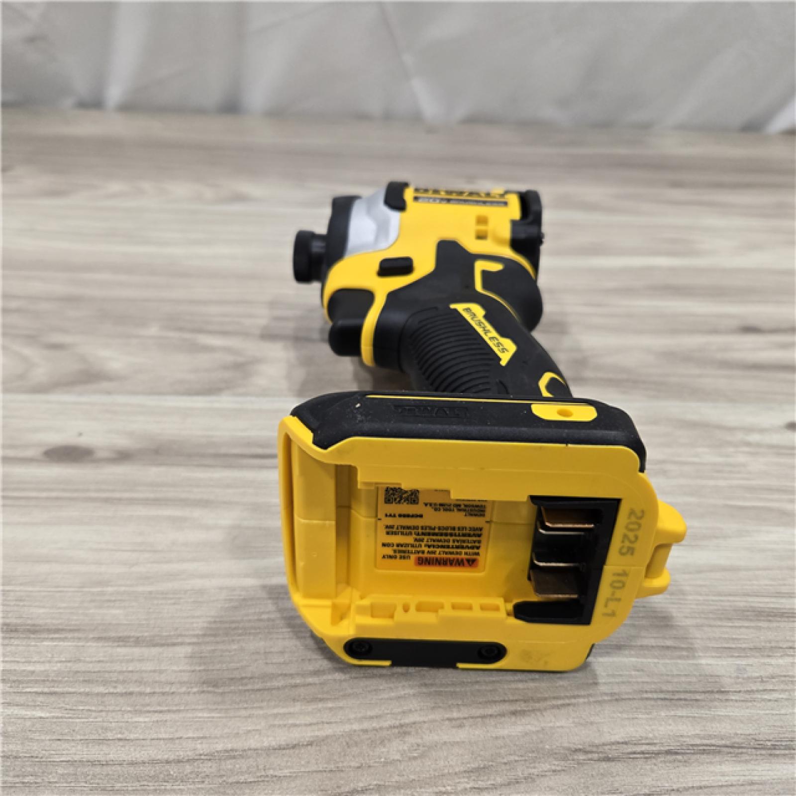 AS-IS DeWalt DCF850B 20V Cordless Impact Driver (Tool Only)