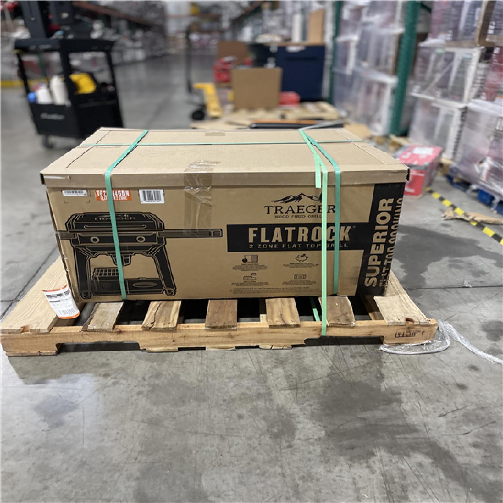 DALLAS LOCATION- NEW!- Traeger Traeger Flatrock 2-Burner Zone Grill  Propane Black Flat Top Griddle