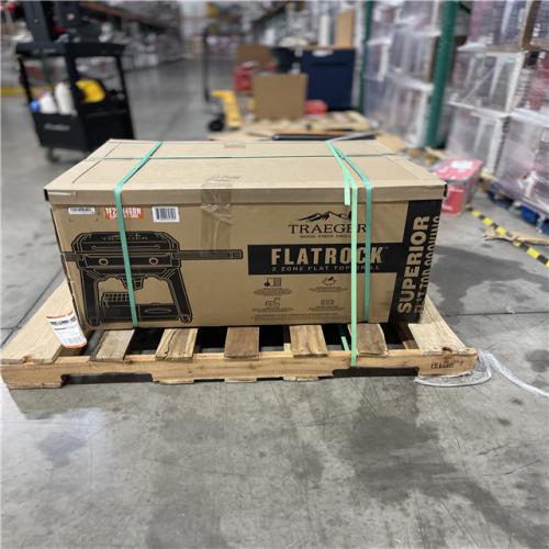 DALLAS LOCATION- NEW!- Traeger Traeger Flatrock 2-Burner Zone Grill  Propane Black Flat Top Griddle