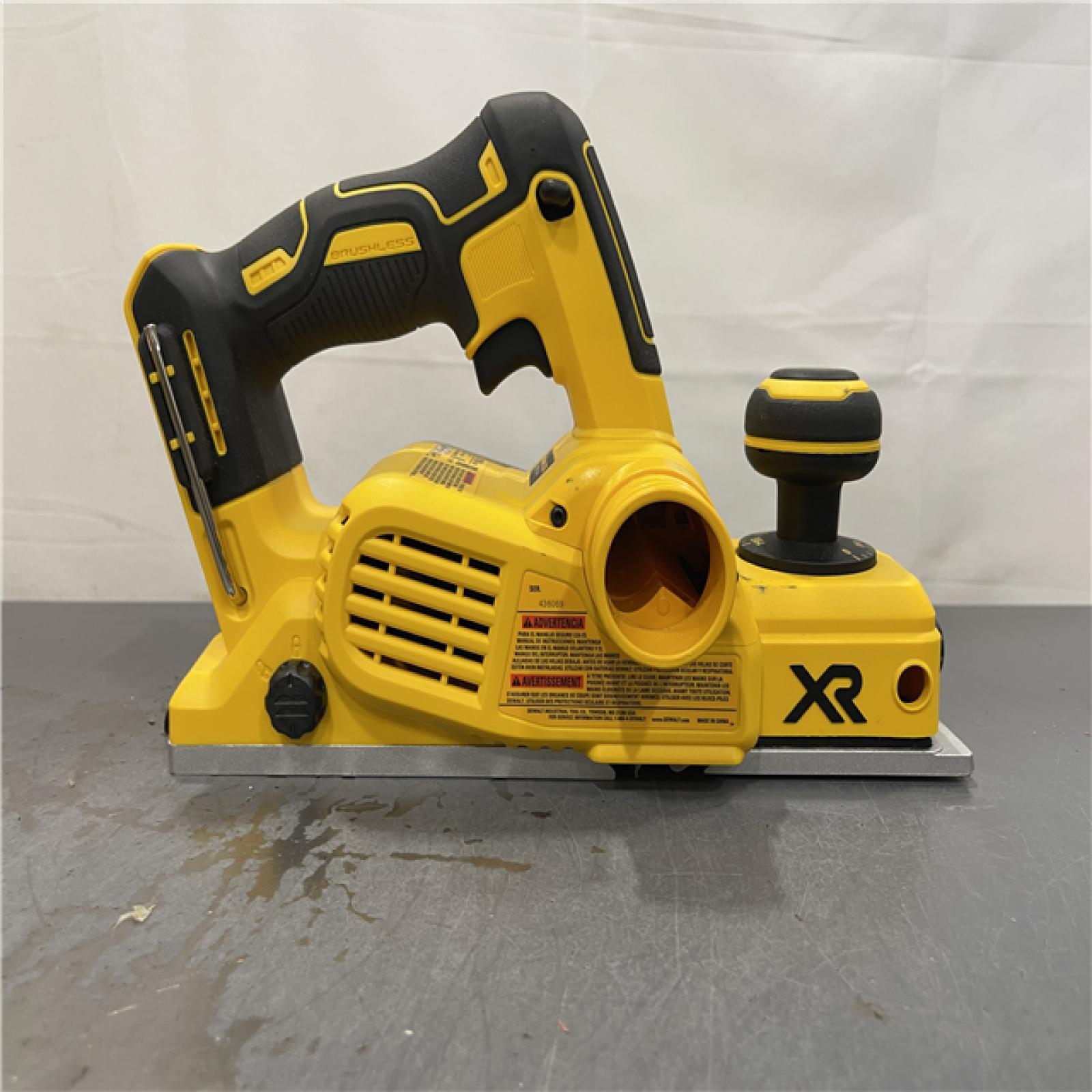 AS-IS - DEWALT 20V MAX XR Cordless Brushless 3-1/4 in. Planer