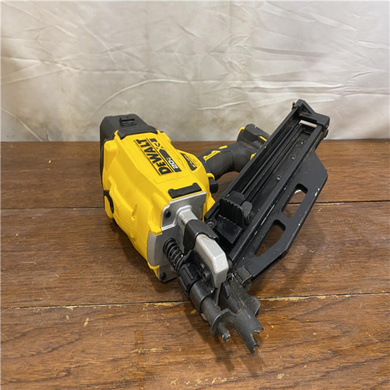 AS-IS DEWALT 20-Volt 21° Cordless Framing Nailer (Tool-Only)