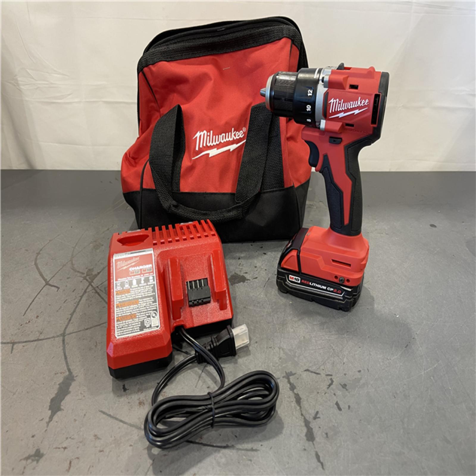 AS-IS - Milwaukee M18 18V Lithium-Ion Brushless Cordless 1/2 in. Compact Drill/Driver Kit