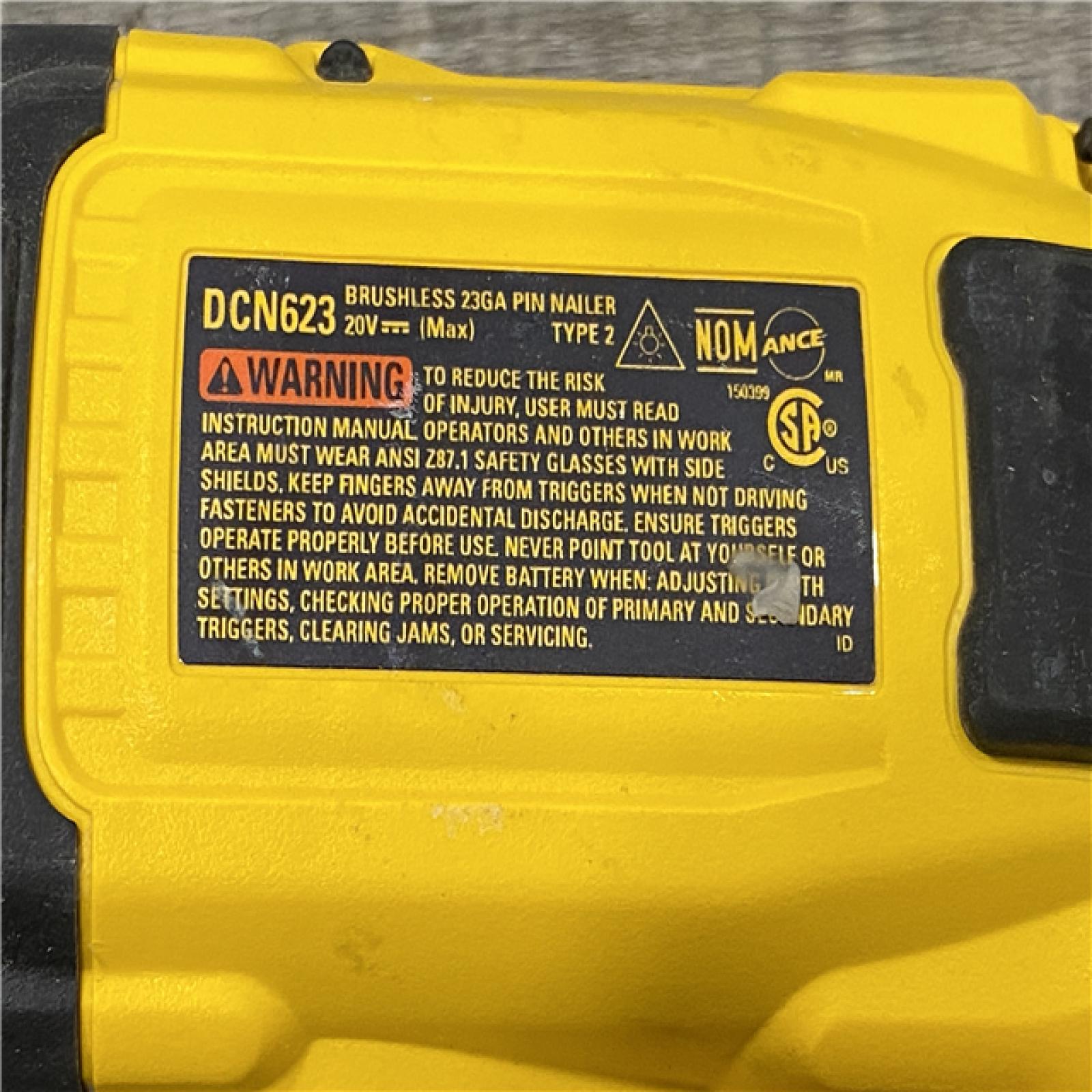 AS-IS DEWALT ATOMIC 20V MAX Lithium Ion Cordless 23 Gauge Pin Nailer Kit