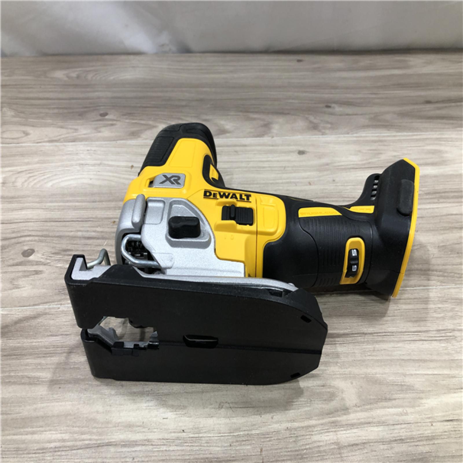 AS-IS DEWALT 20V MAX XR Cordless Barrel Grip Jigsaw (Tool Only)