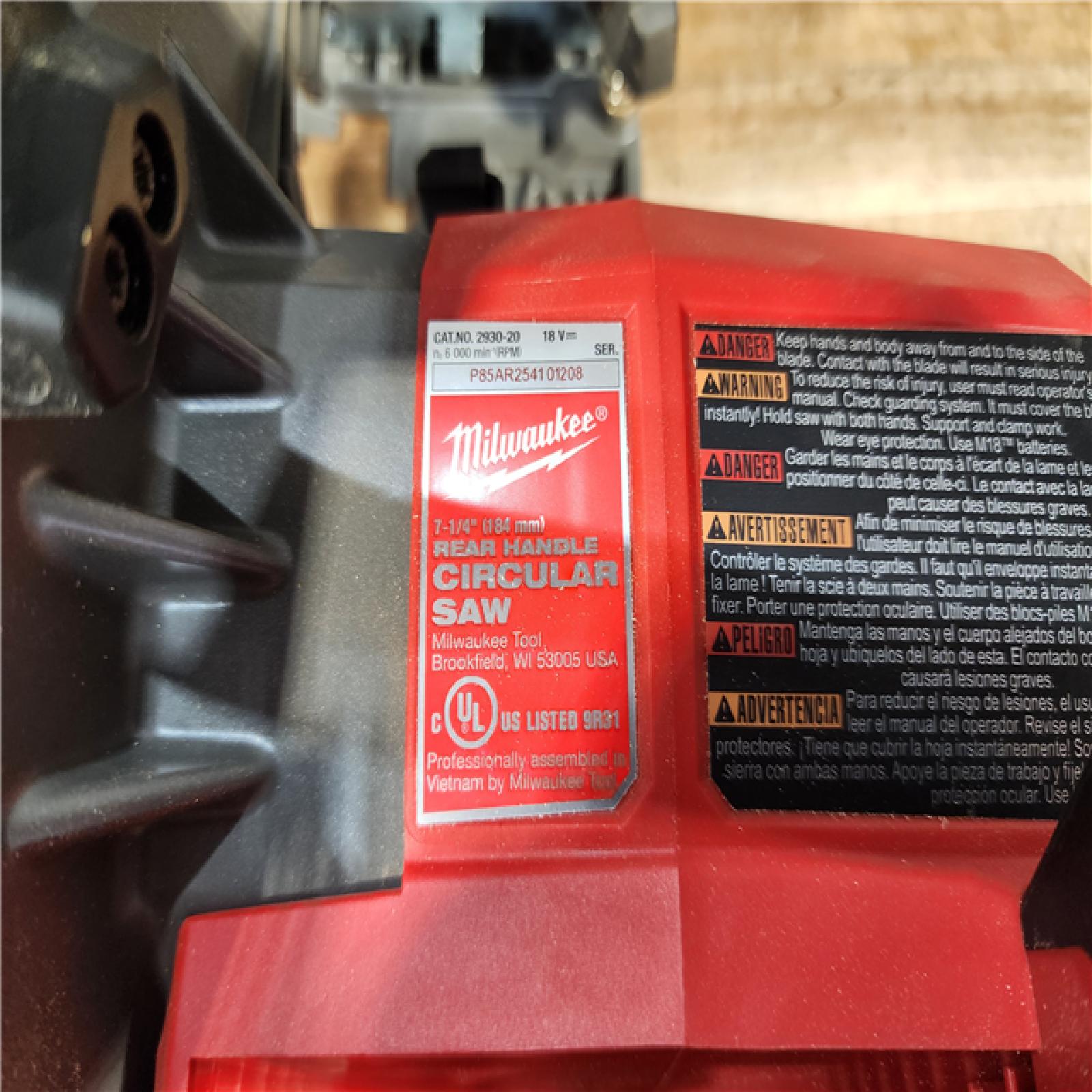 HOUSTON LOCATION - AS - IS Milwaukee FUEL 18V Lithium-Ion Cordless 7-1/4 in. Rear Handle Circular Saw (Tool-Only)