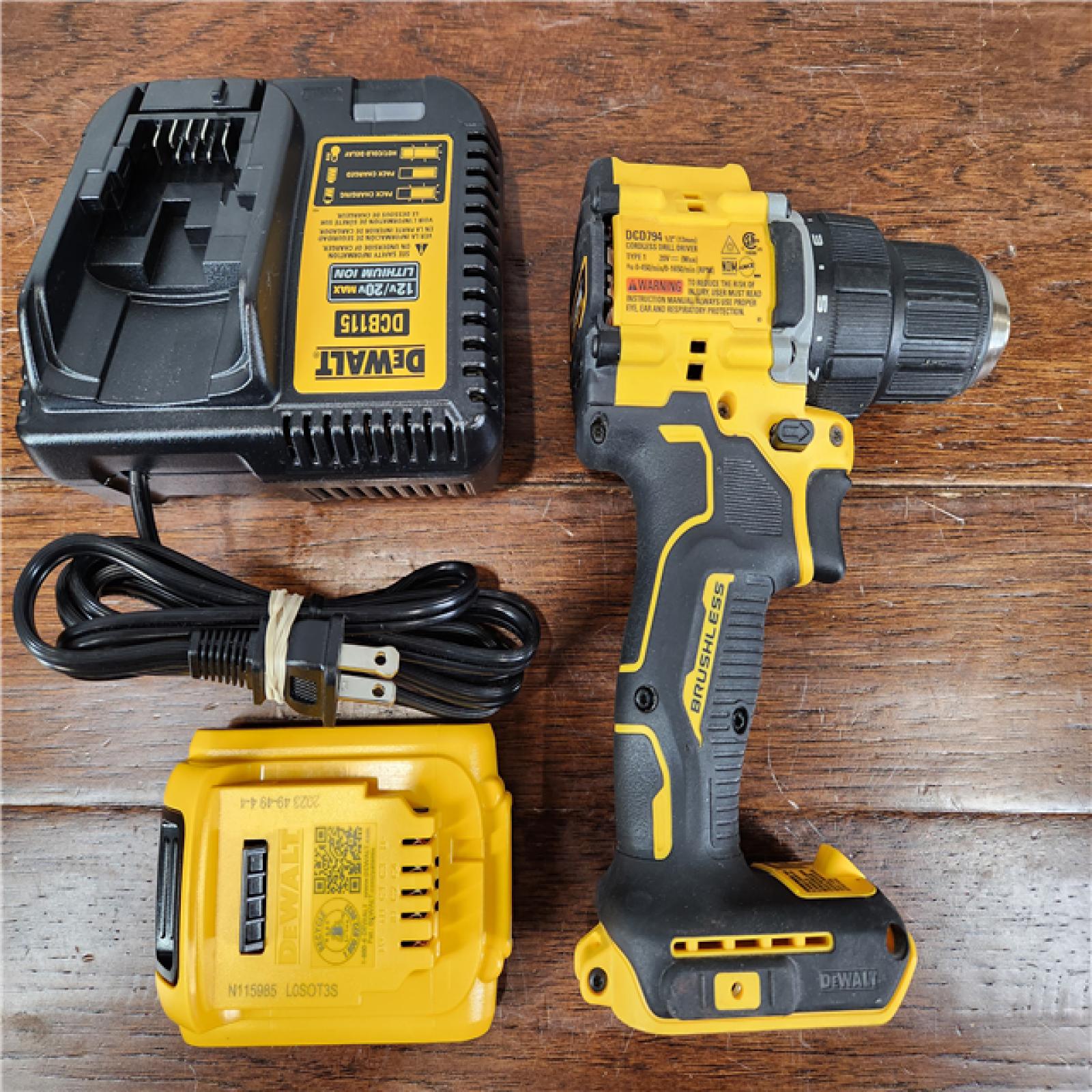 AS-IS DeWalt 20V MAX ATOMIC Brushless Cordless 1/2 in. Compact Drill Kit