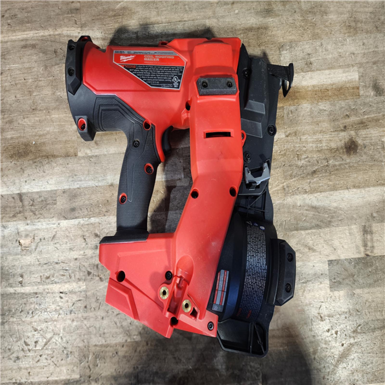 HOUSTON LOCATION - AS-IS Milwaukee M18 FUEL 18-Volt Lithium-Ion Brushless Cordless Coil Roofing Nailer (Tool Only)