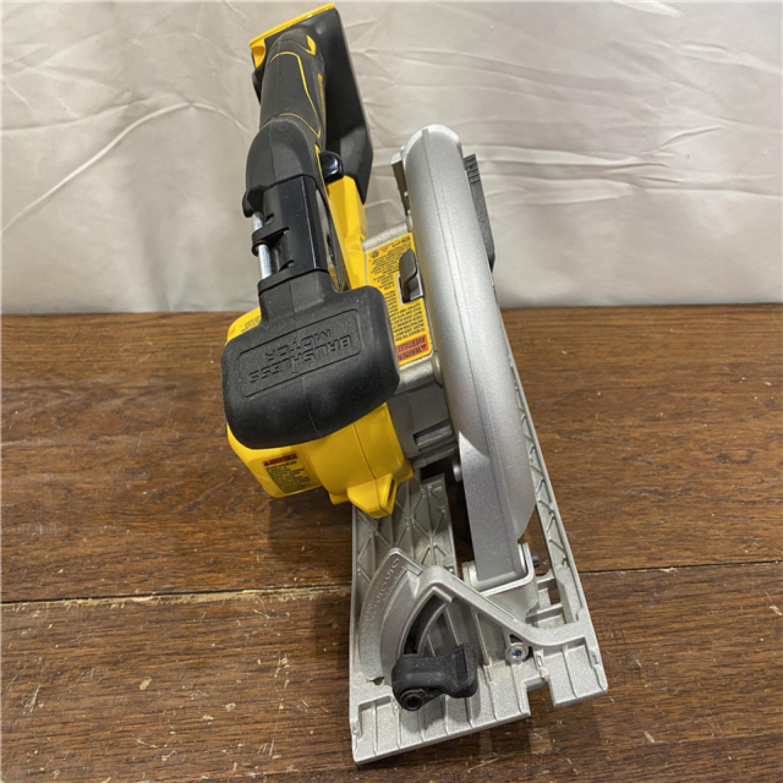 AS-IS DeWALT DCS565B 20V Max Brushless 6.5   Cordless Circular Saw