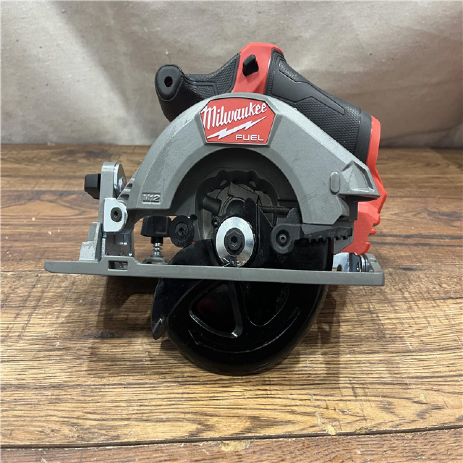 AS-IS Milwaukee M12 FUEL 12V Lithium-Ion Brushless 5-3/8 in. Cordless Circular Saw (Tool-Only)