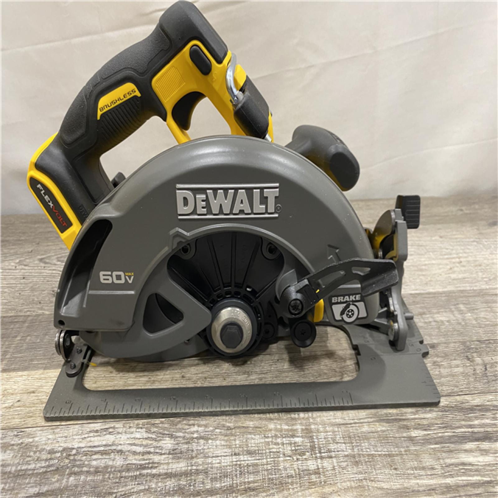 AS-IS DEWALT FLEXVOLT 60V MAX Cordless Brushless 7-1/4 in. Circular Saw with Brake (Tool Only)