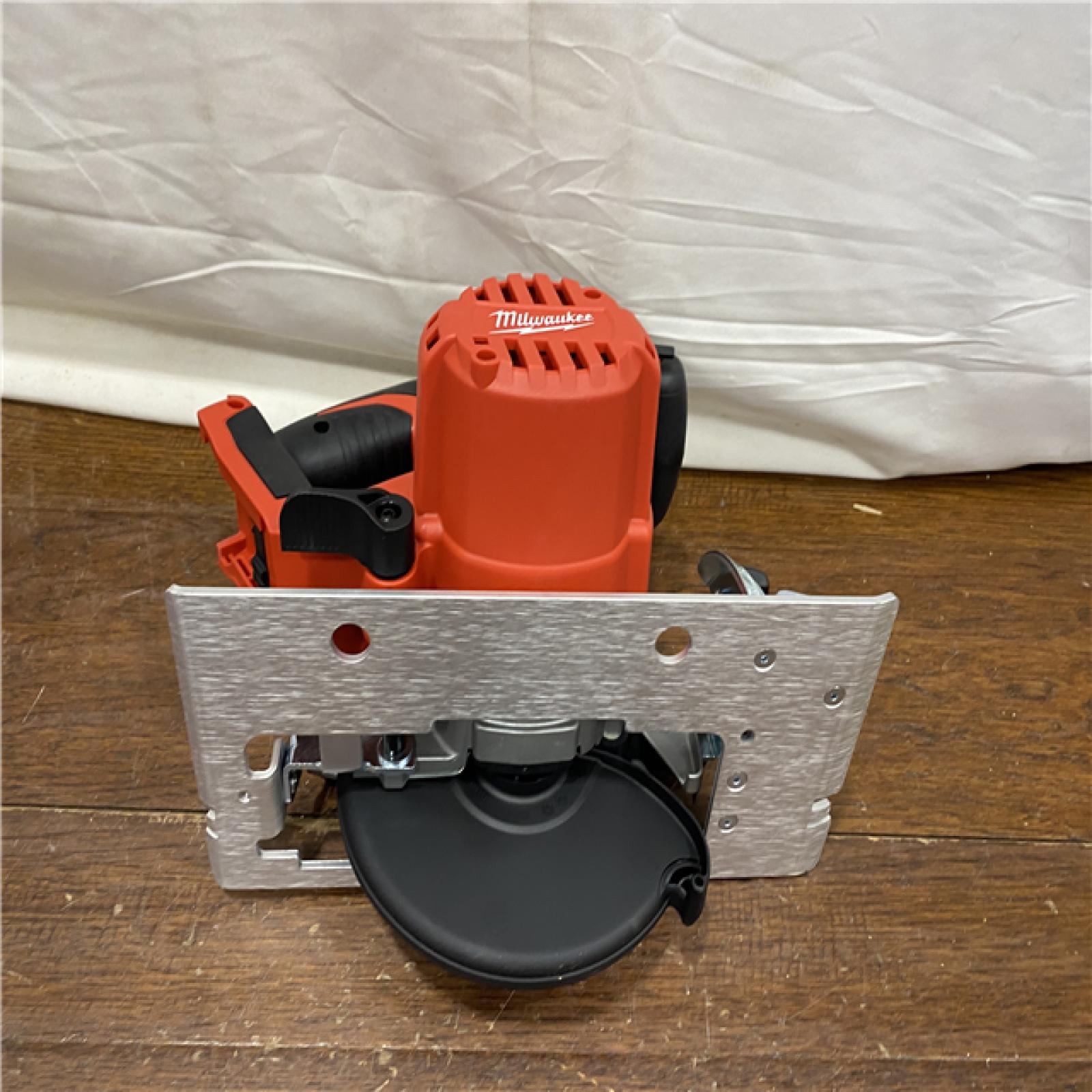 AS-IS Milwaukee 2630-20 M18 Cordless 6-1/2 Circular Saw Bare Tool Only - All
