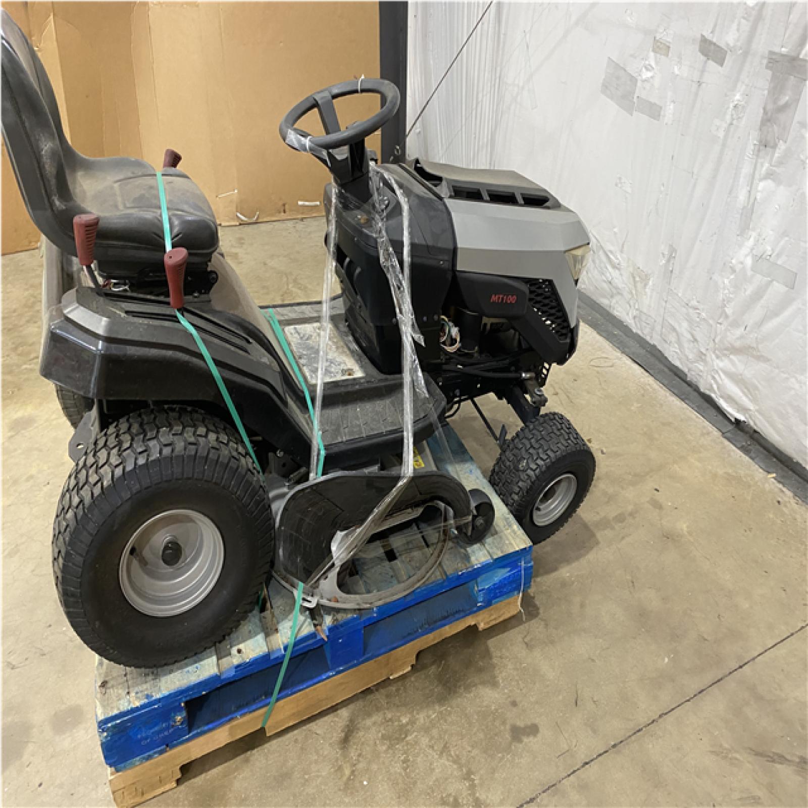 Houston Location - AS-IS Outdoor Power Equipment MURRAY MT100 42 INCH SIT DOWN MOWER