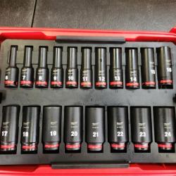 Phoenix NEW Milwaukee SHOCKWAVE Impact-Duty 3/8 in. Drive Metric Deep Well Impact PACKOUT Socket Set (19-Piece)