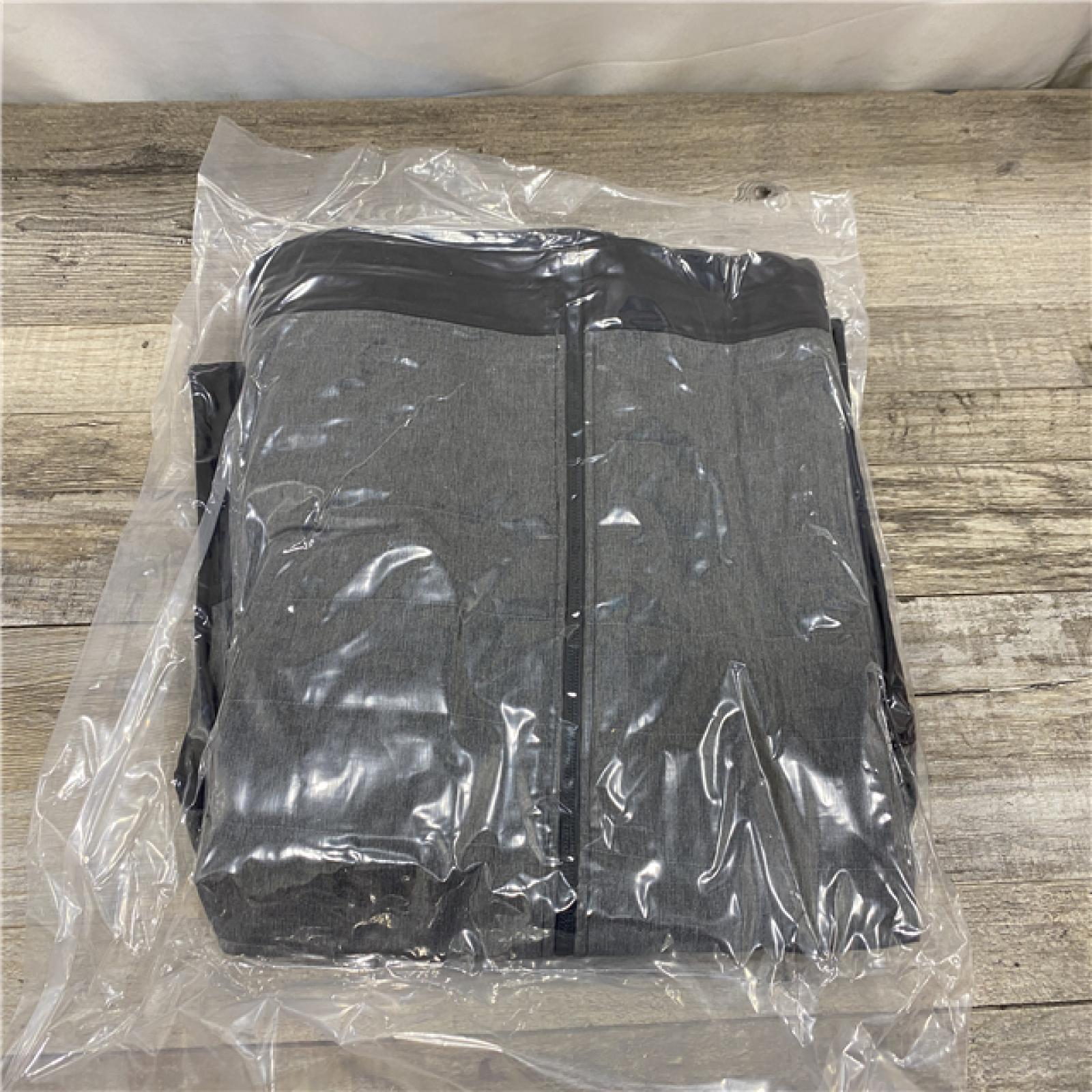 LIKE NEW - Milwaukee Men's Large 12-Volt Lithium-Ion Cordless Axis Gray Heated Quilted Vest Kit