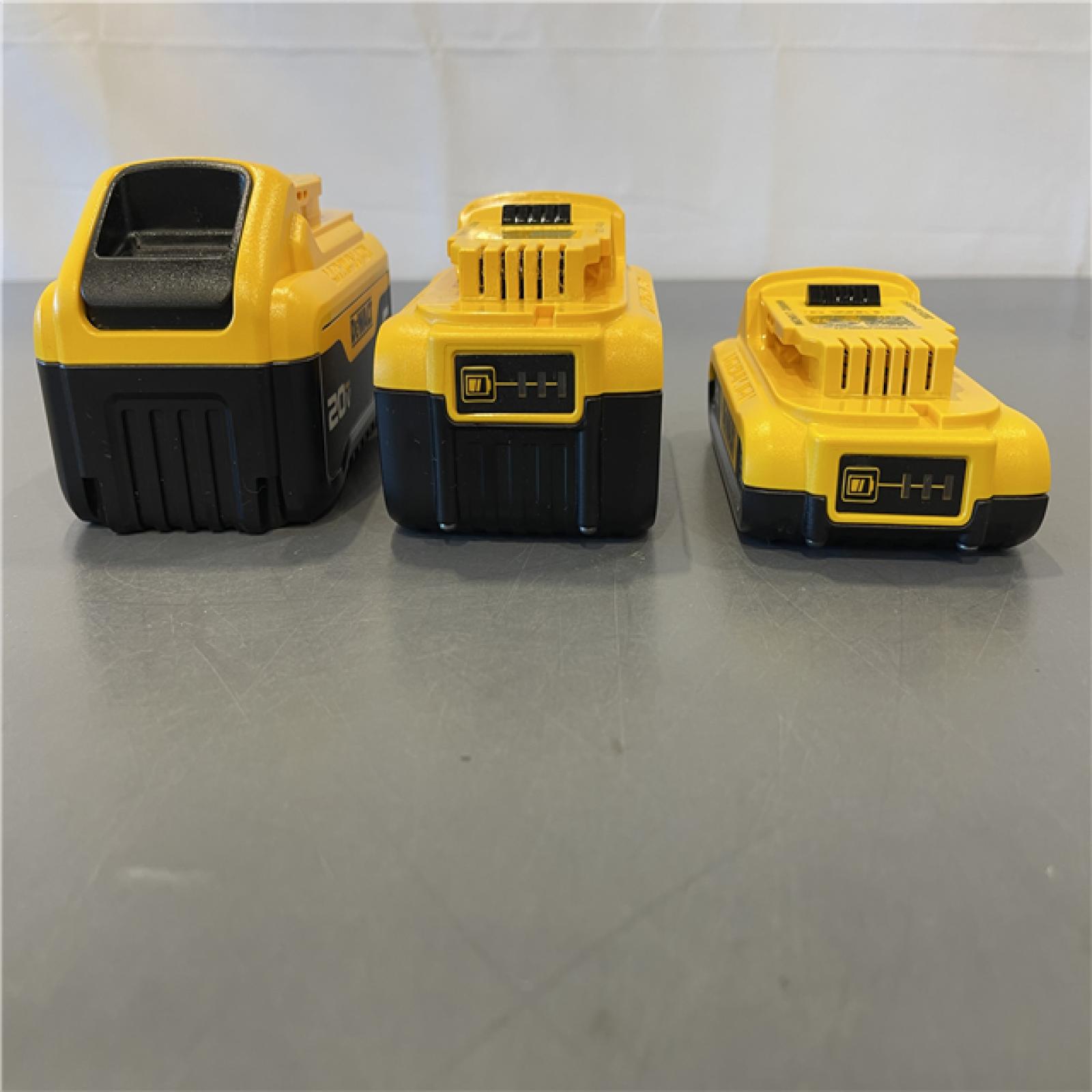 Like New! - DEWALT 20V MAX Battery Lithium Ion 3 Pack