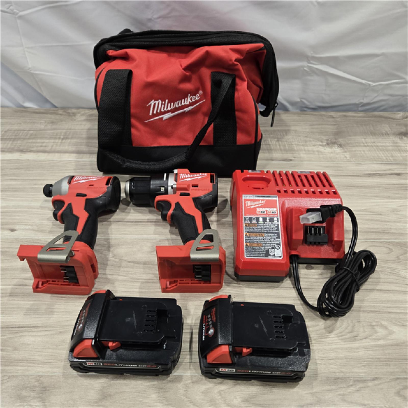 LIKE NEW! - M18 18V Cordless Compact Drill/Impact Combo Kit