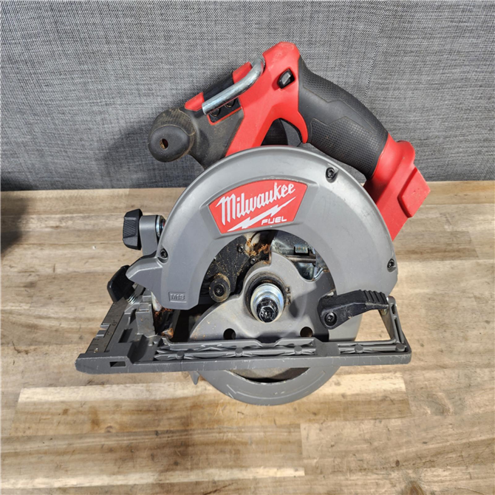 HOUSTON LOCATION - AS-IS MILWAUKEE 2 TOOL COMBO