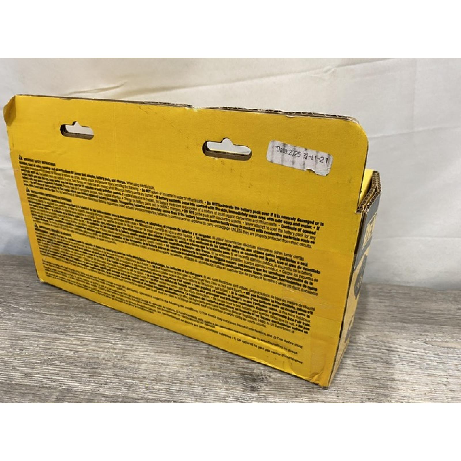 NEW - DEWALT 20V MAX Lithium-Ion Battery Kit with 5.0Ah and 2.0Ah Battery and Charger