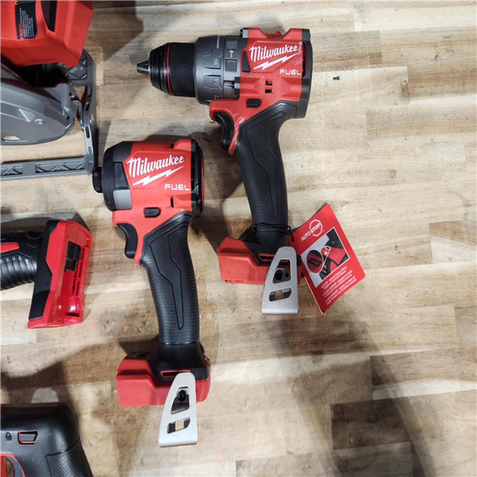 HOUSTON LOCATION - AS-IS Milwaukee 5 Tool Combo Kit W/ (2) Battery & Charger