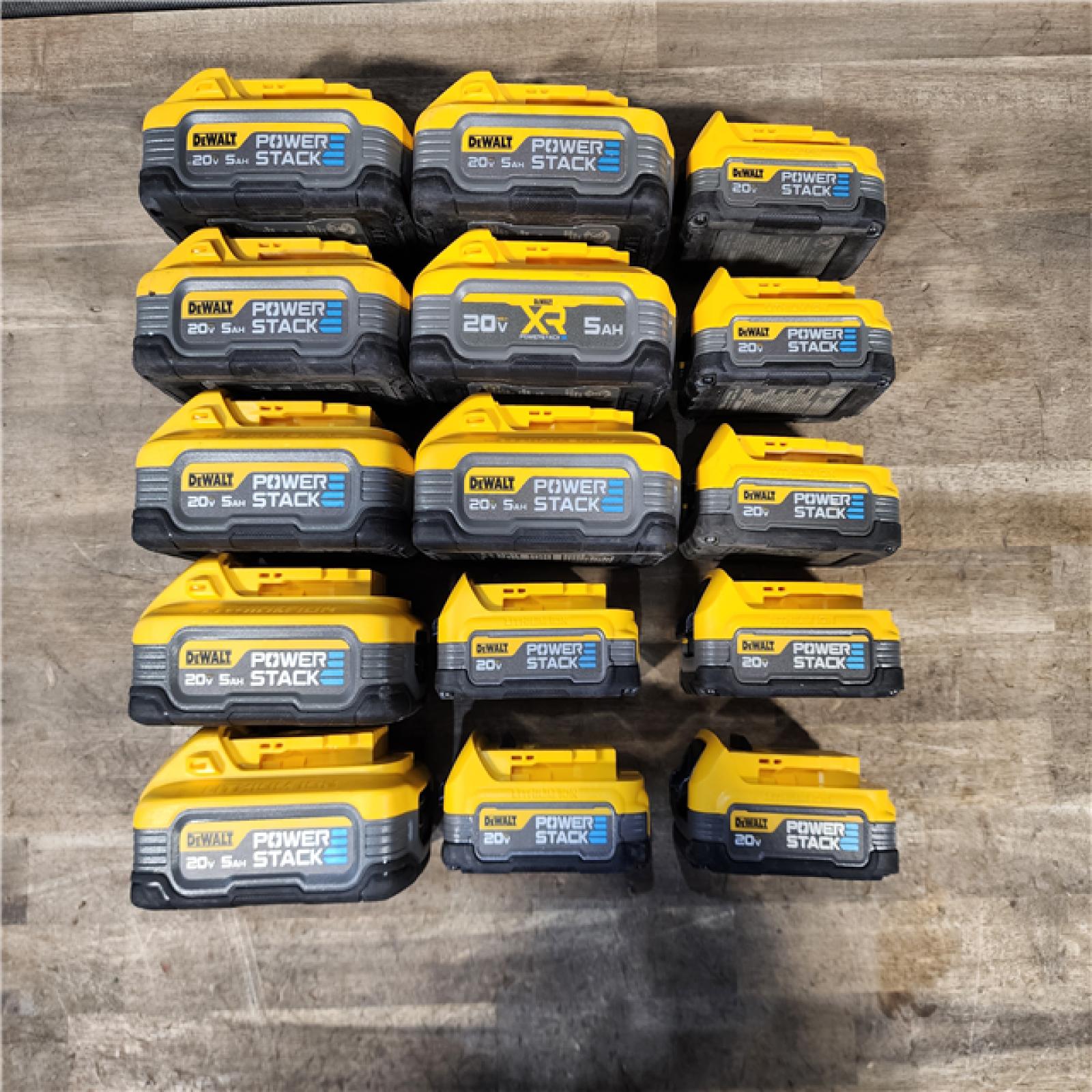 HOUSTON LOCATION - AS-IS DEWALT BATTERY PACK QTY - 15