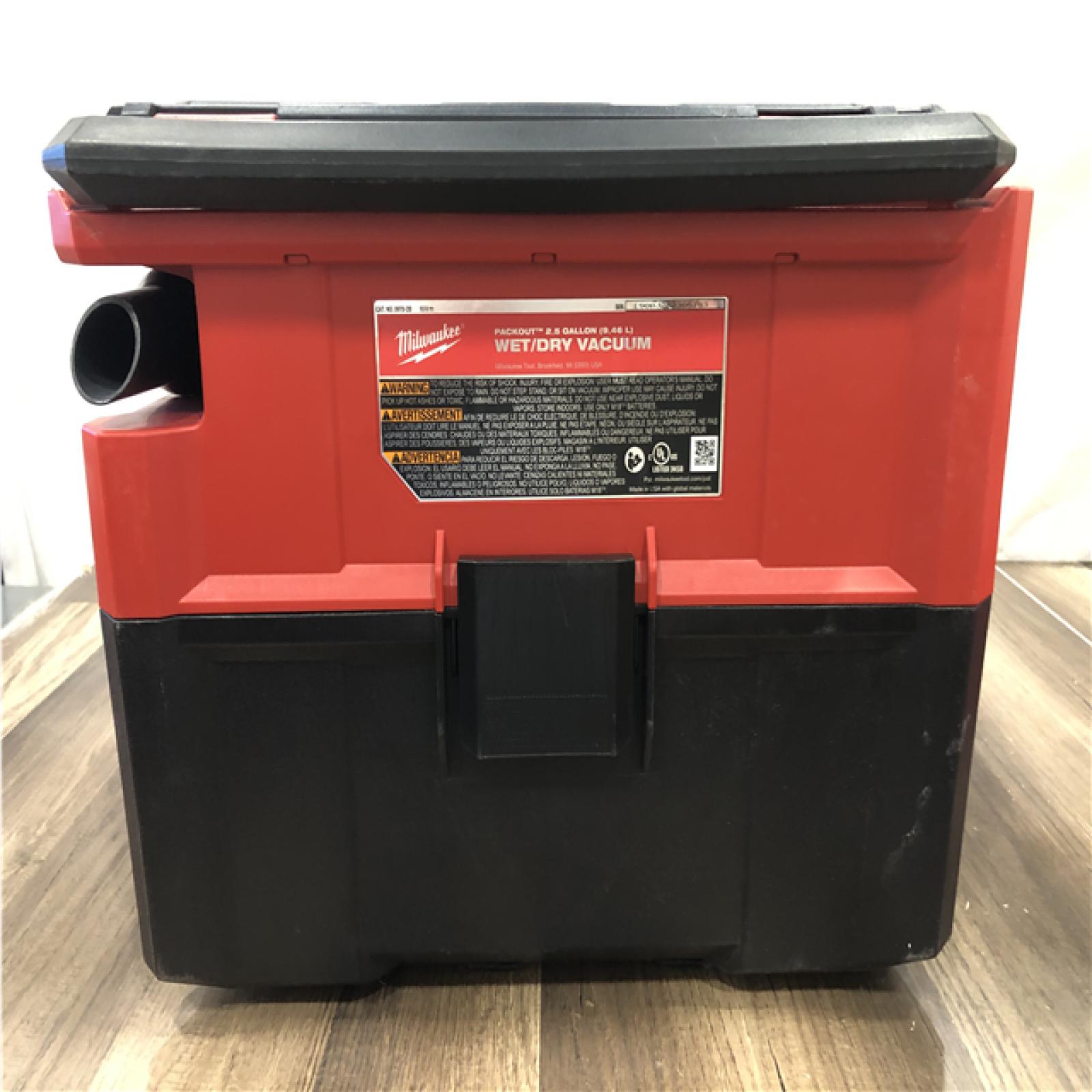 AS-IS Milwaukee FUEL PACKOUT 18-Volt Lithium-Ion Cordless 2.5 Gal. Wet/Dry Vacuum (Vacuum-Only)