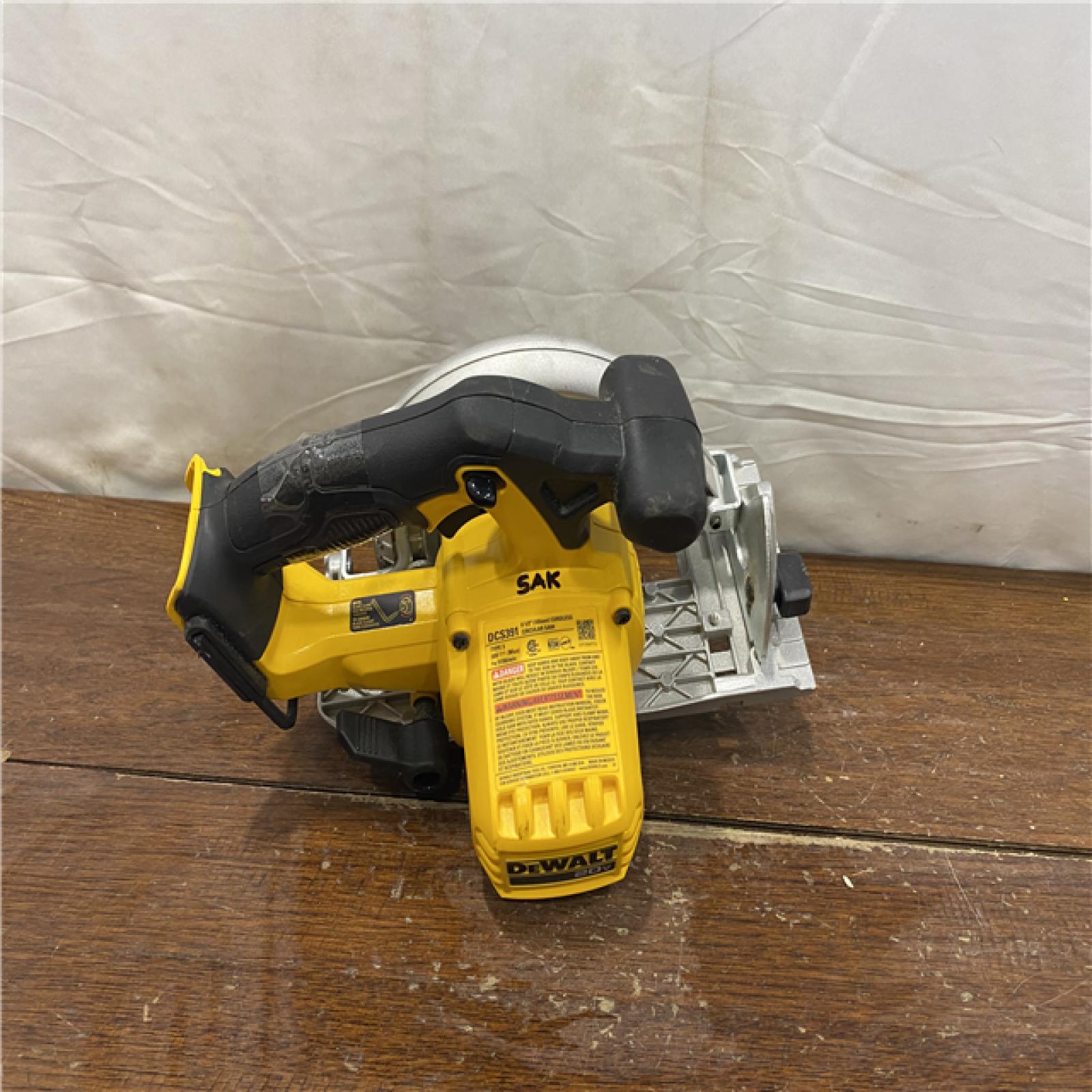 AS-IS DEWALT 6-1/2'' 165MM CIRCULAR SAW