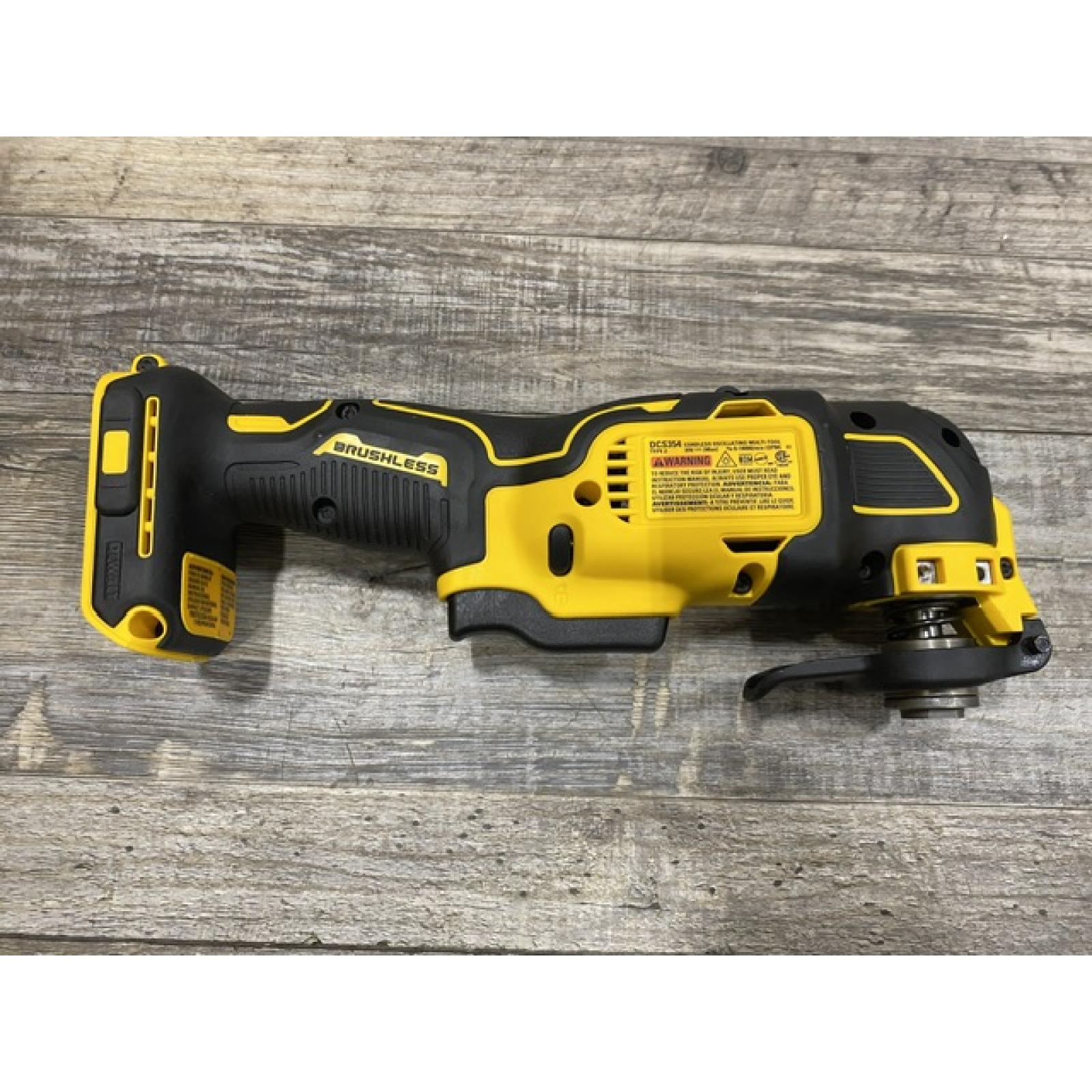 AS-IS DEWALT ATOMIC 20V MAX Cordless Brushless Oscillating Multi Tool Kit