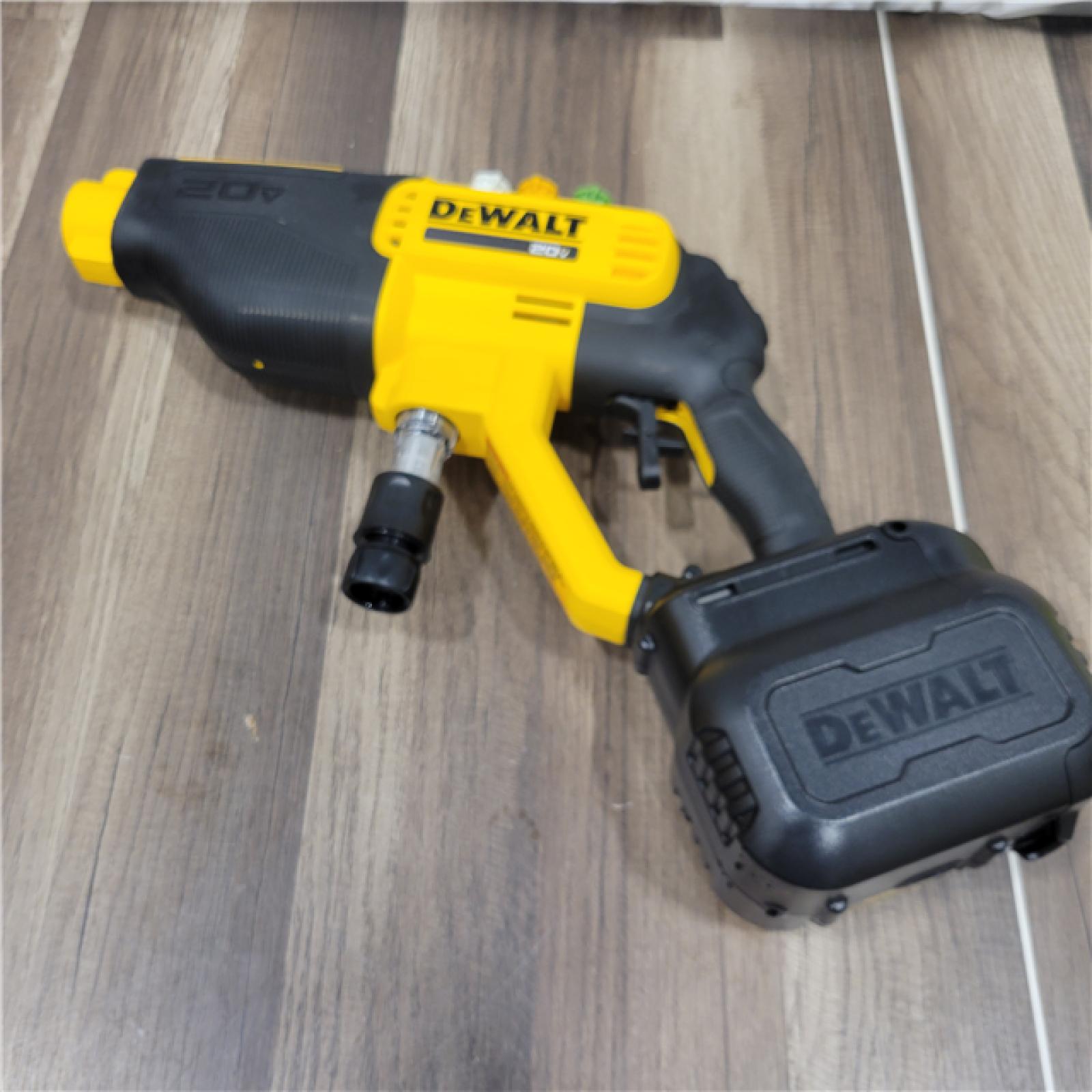 AS-IS  Dewalt 20V 550 PSI  1 GPM Cordless Power Cleaner W/ 4 Nozzles Tool-Only DCPW550B