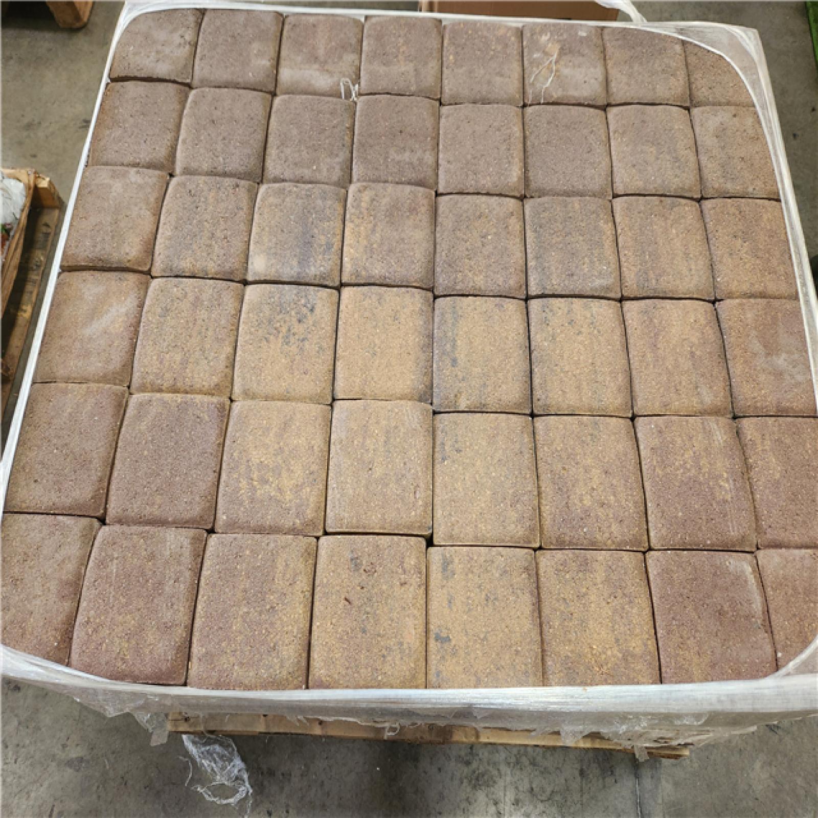 Phoenix NEW Pavestone Plaza Square 5.5 in. L x 5.5 in. W x 2.36 in. H Sierra Blend Concrete Paver (480-Pieces/ 100 sq. ft./ Pallet)