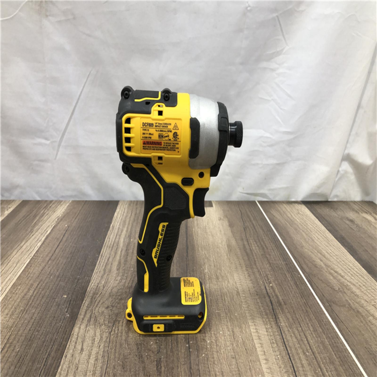 AS-IS DEWALT Atomic 20V Max Lithium-Ion Brushless Cordless Compact 1/4 in. Impact Driver Kit