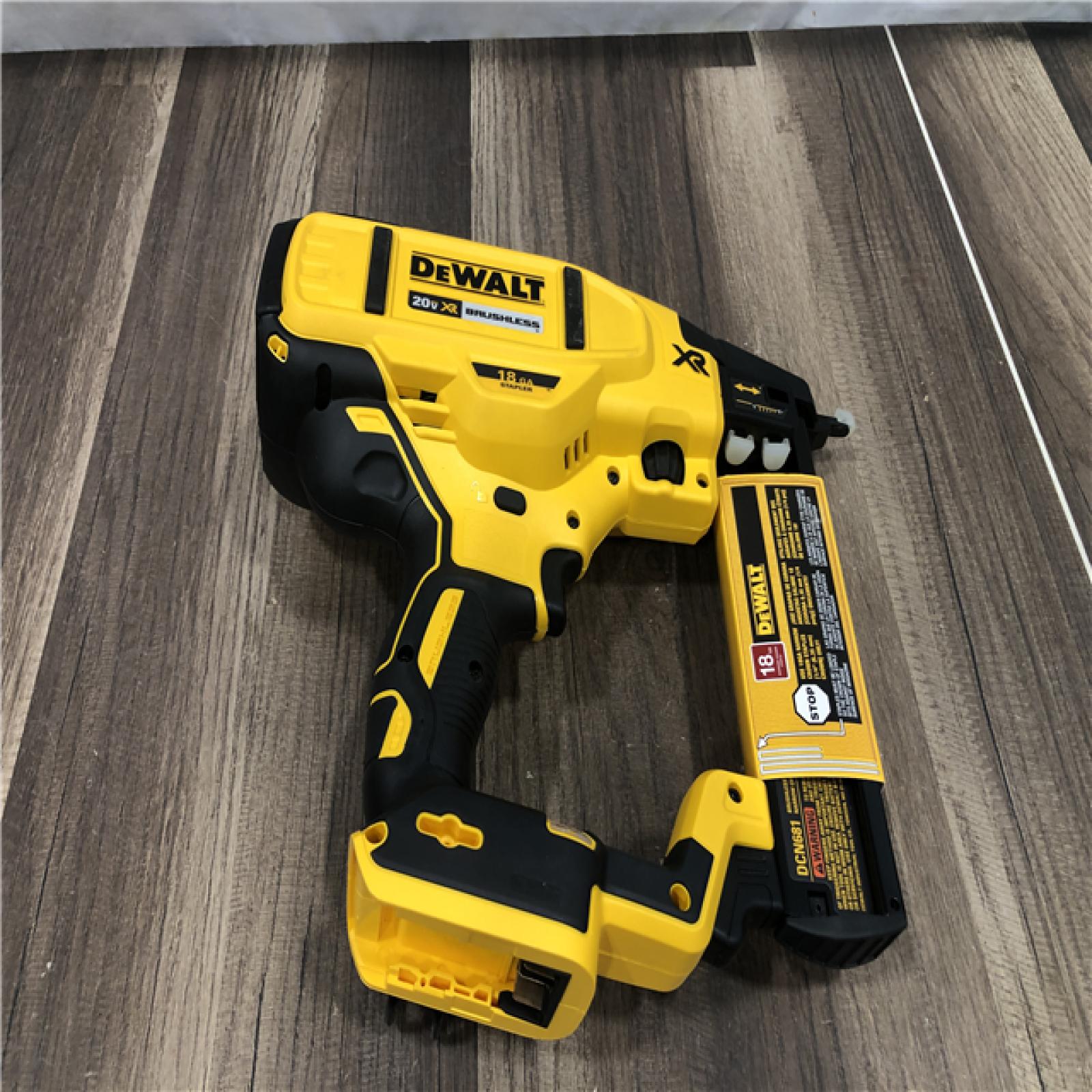 AS-IS DEWALT 20V MAX XR Lithium-Ion Cordless 18-Gauge Narrow Crown Stapler Kit