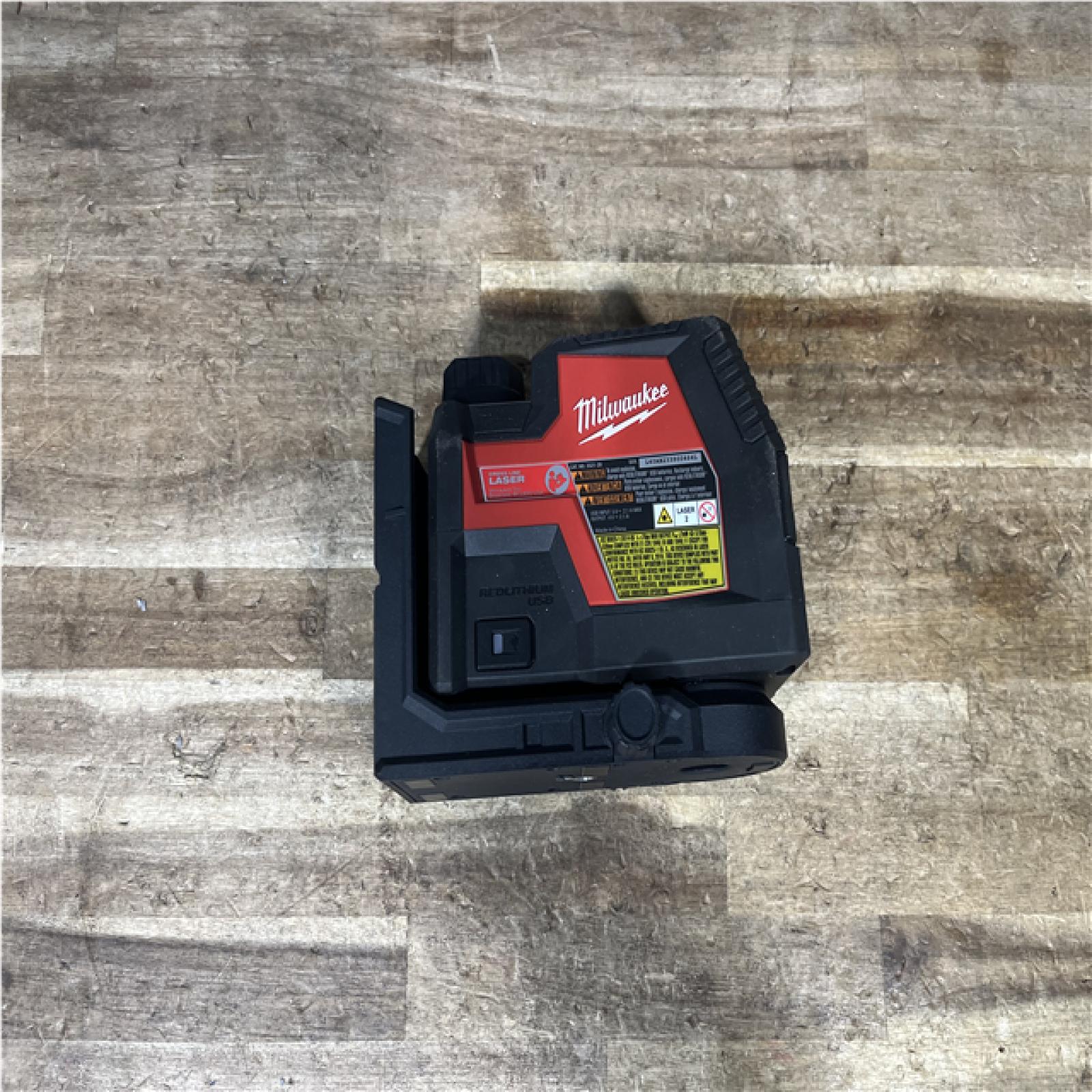 Houston Location AS-IS MILWAUKEE 100 ft. REDLITHIUM Lithium-Ion USB Green Rechargeable Cross Line Laser Level (TOOL ONLY)