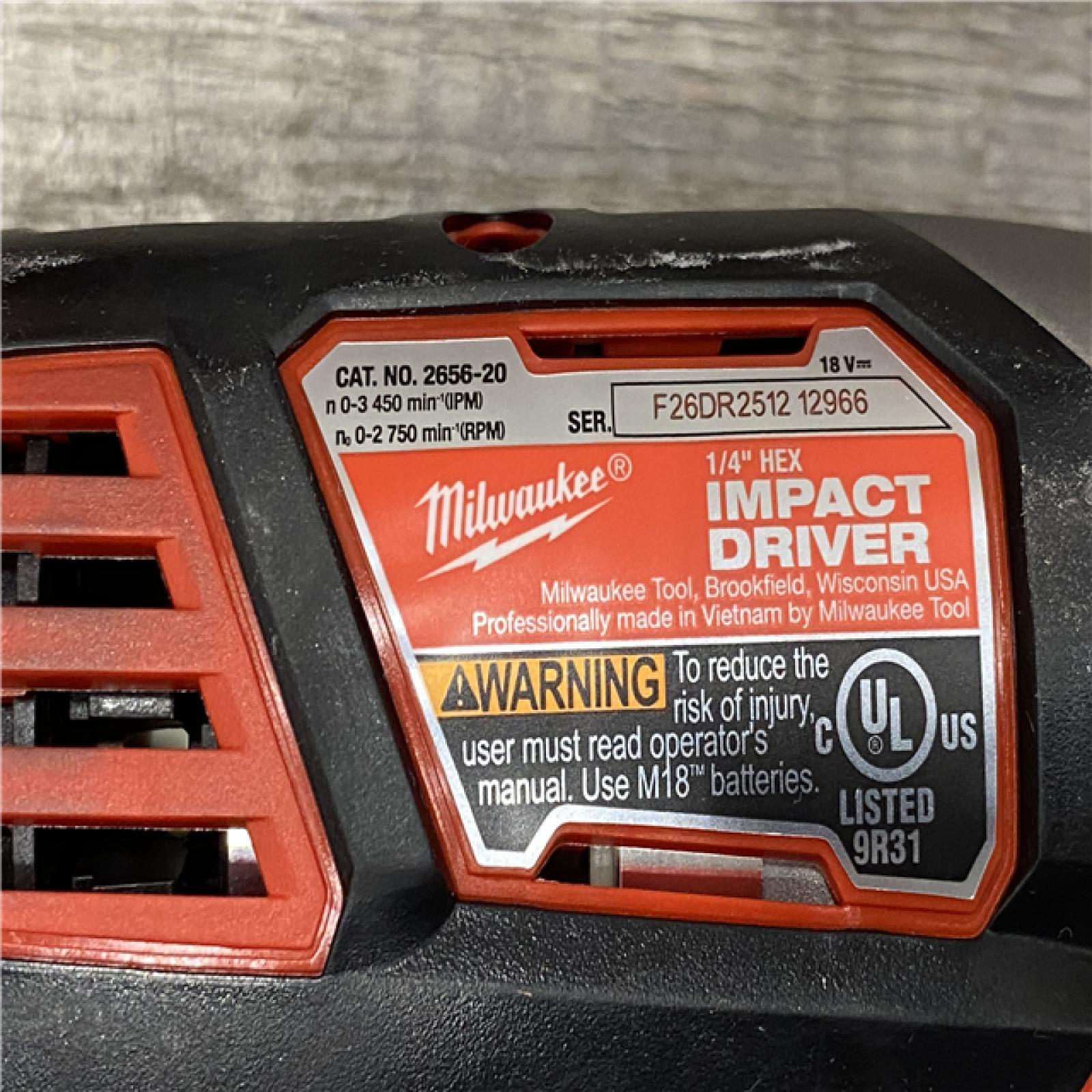 LIKE NEW - Milwaukee 18V Lithium-Ion Cordless (5-Tool) Combo Kit