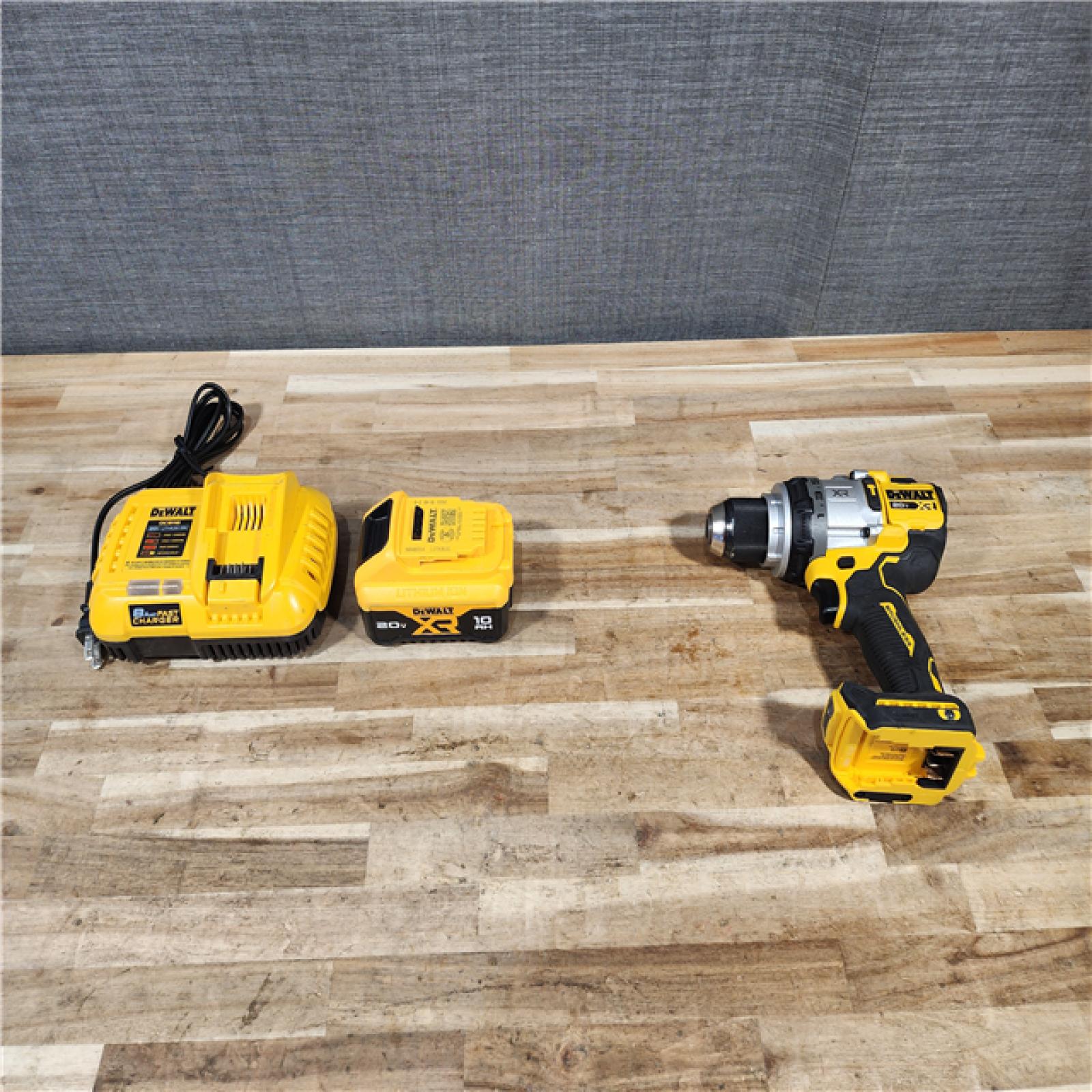 HOUSTON LOCATION - AS-IS DEWALT 20V XR Lithium-Ion Cordless Hammer Drill Kit