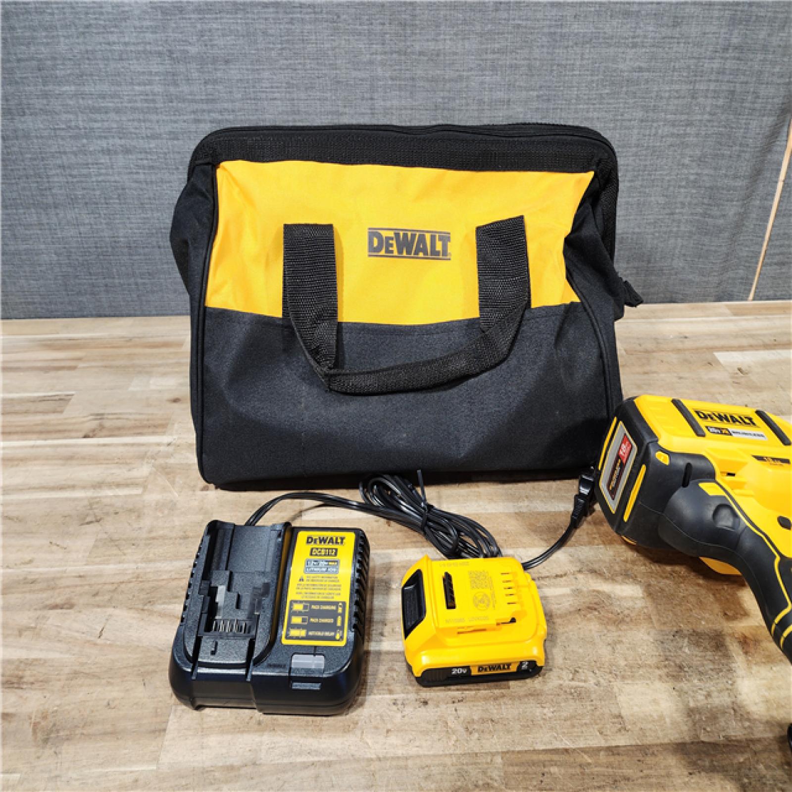 HOUSTON LOCATION - AS - IS DEWALT 20V MAX XR Lithium-Ion Cordless 18-Gauge Narrow Crown Stapler Kit