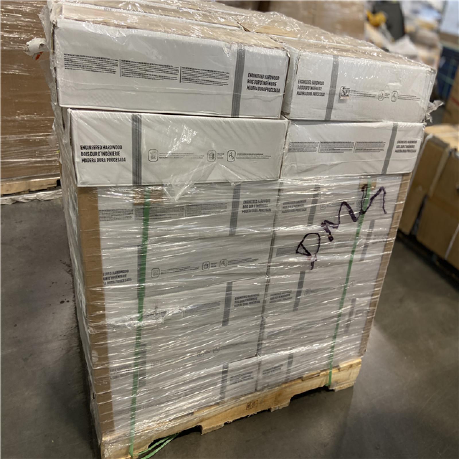 DALLAS LOCATION - Bruce Time Honored Herringbone Aged Natural Oak 0.57 in.T x 4.72 in.W Click-Lock Engineered Hardwood Flooring(15.5sq.ft./Case) 55 UNITS