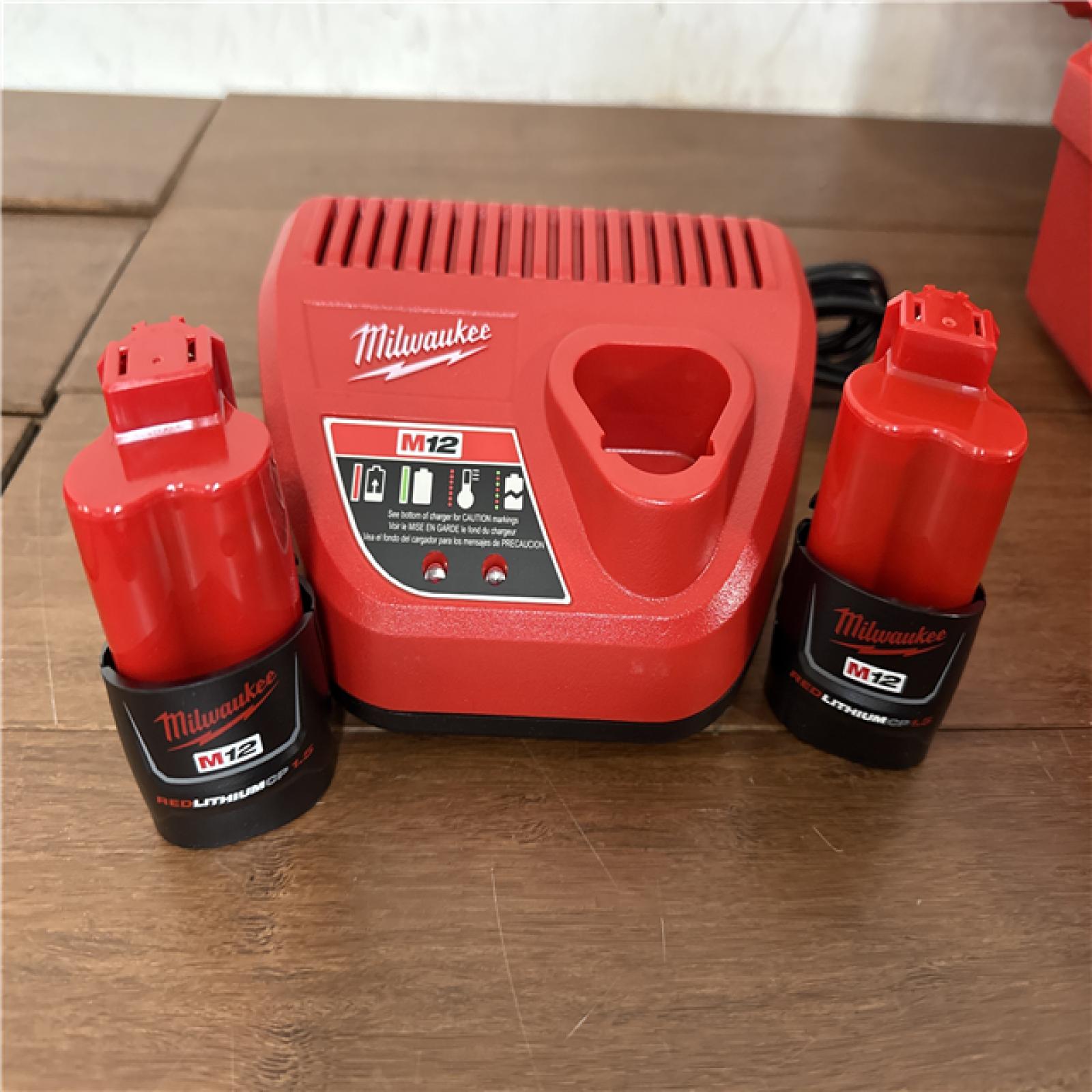 California AS-IS Milwaukee M12 Force Logic Press Tool Kit  Includes (2) Batteries  Charger and Hard Case