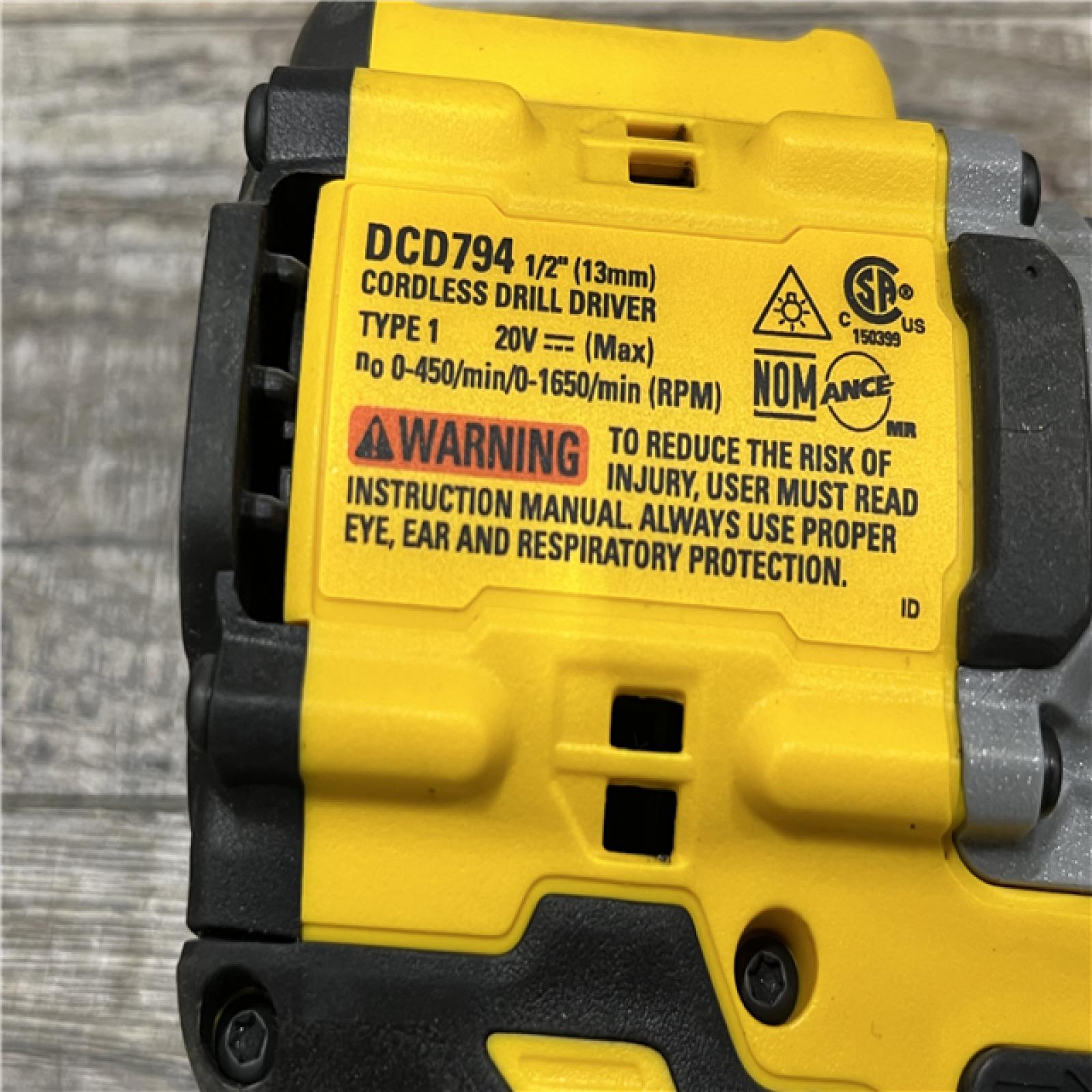 AS-IS DEWALT Atomic 20V Lithium-Ion Cordless Compact 1/2 in. Drill/Driver Kit