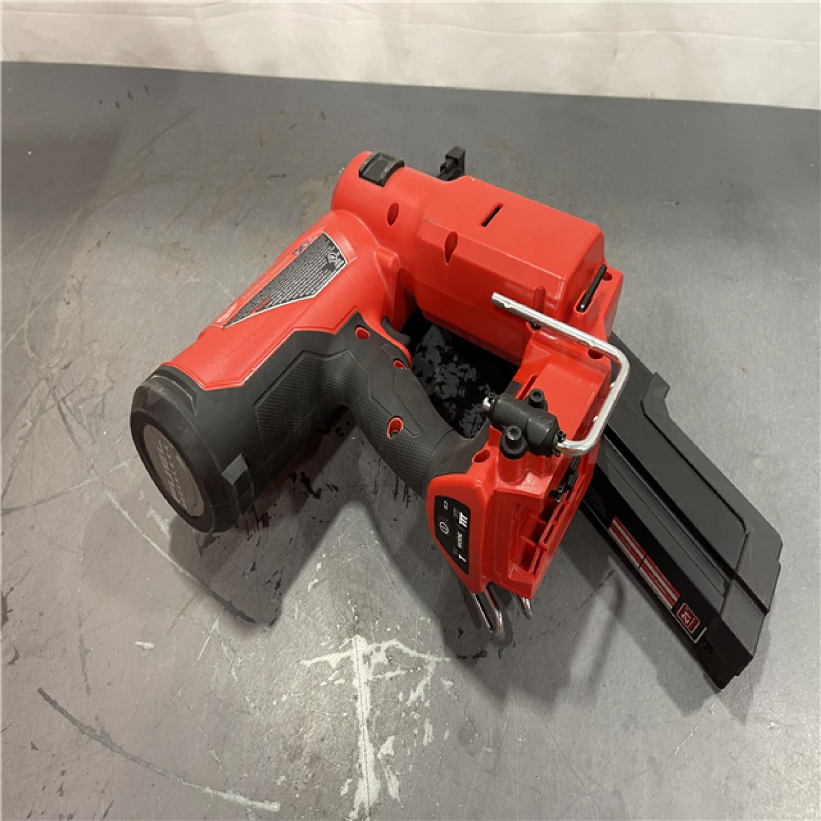 AS-IS - Milwaukee M18 FUEL 3-1/2 in. 18-Volt 21-Degree Lithium-Ion Brushless Cordless Framing Nailer