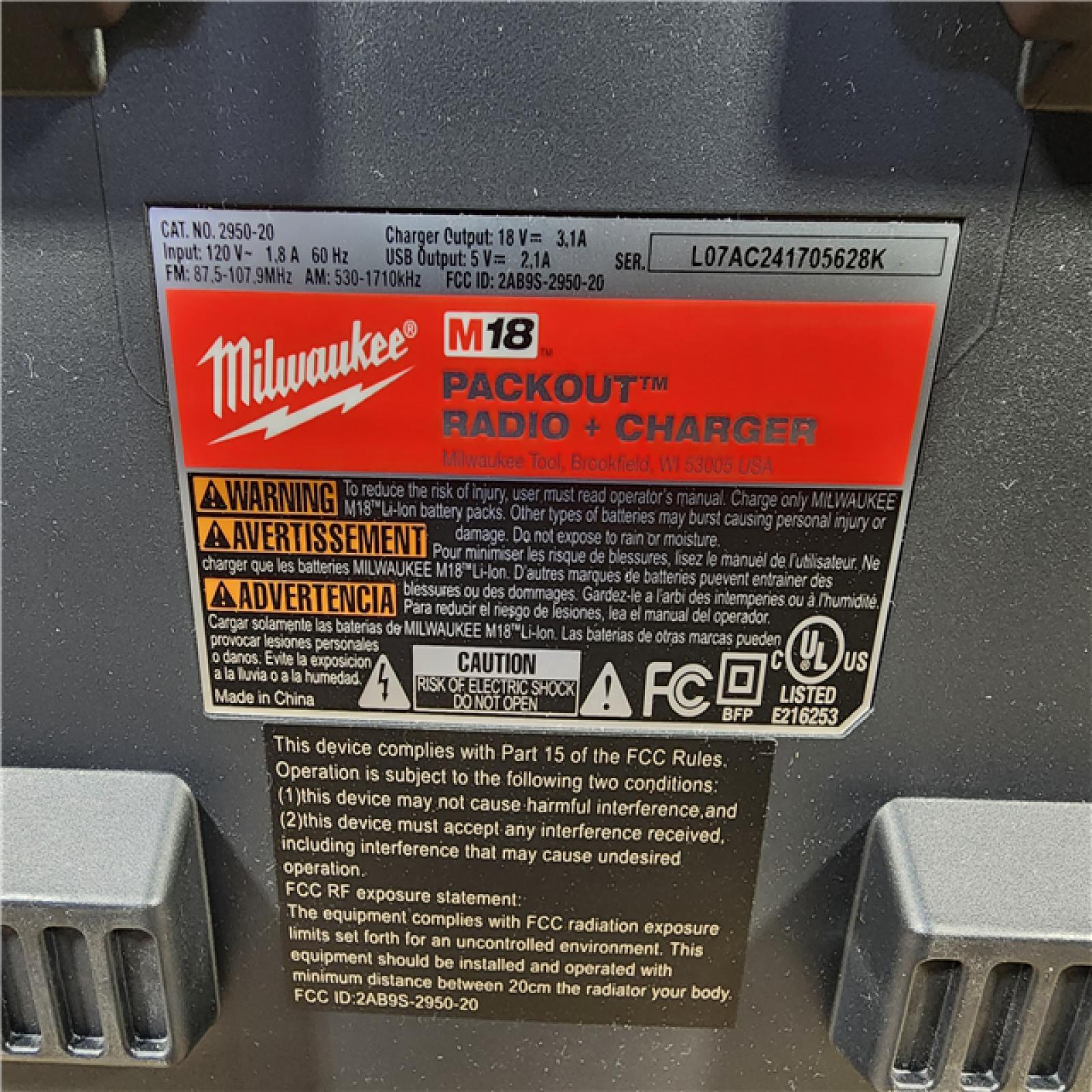 HOUSTON LOCATION - AS-IS Milwaukee 2950-20 18V M18 PACKOUT Lithium-Ion Cordless Radio + Charger (Tool Only)