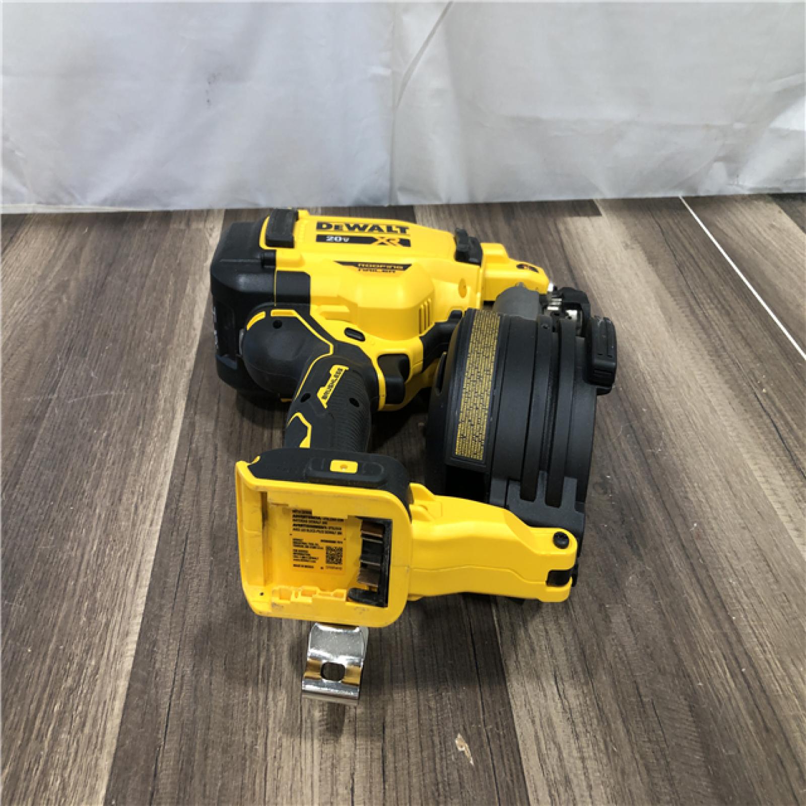 AS-IS DEWALT 20V MAX Lithium-Ion 15-Degree Electric Cordless Roofing Nailer Kit