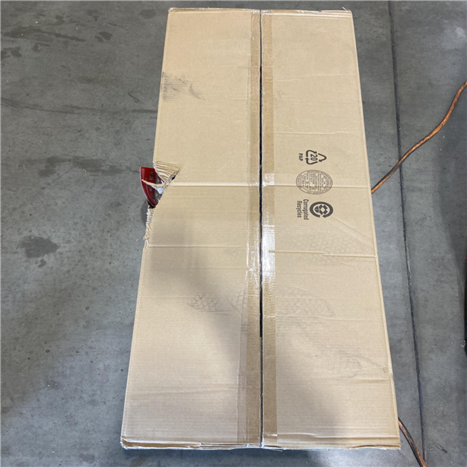 LIKE NEW! - Milwaukee 1/8 in. to 6 in. Portable Leveling Tripod Chain Vise Stand