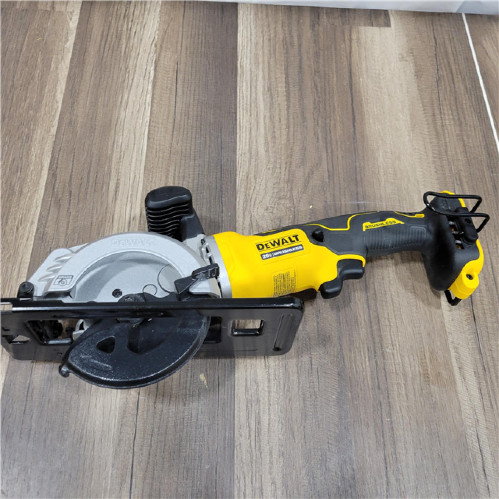 AS-IS  DEWALT ATOMIC 20V MAX Cordless Brushless 4-1/2 in. Circular Saw (Tool Only)
