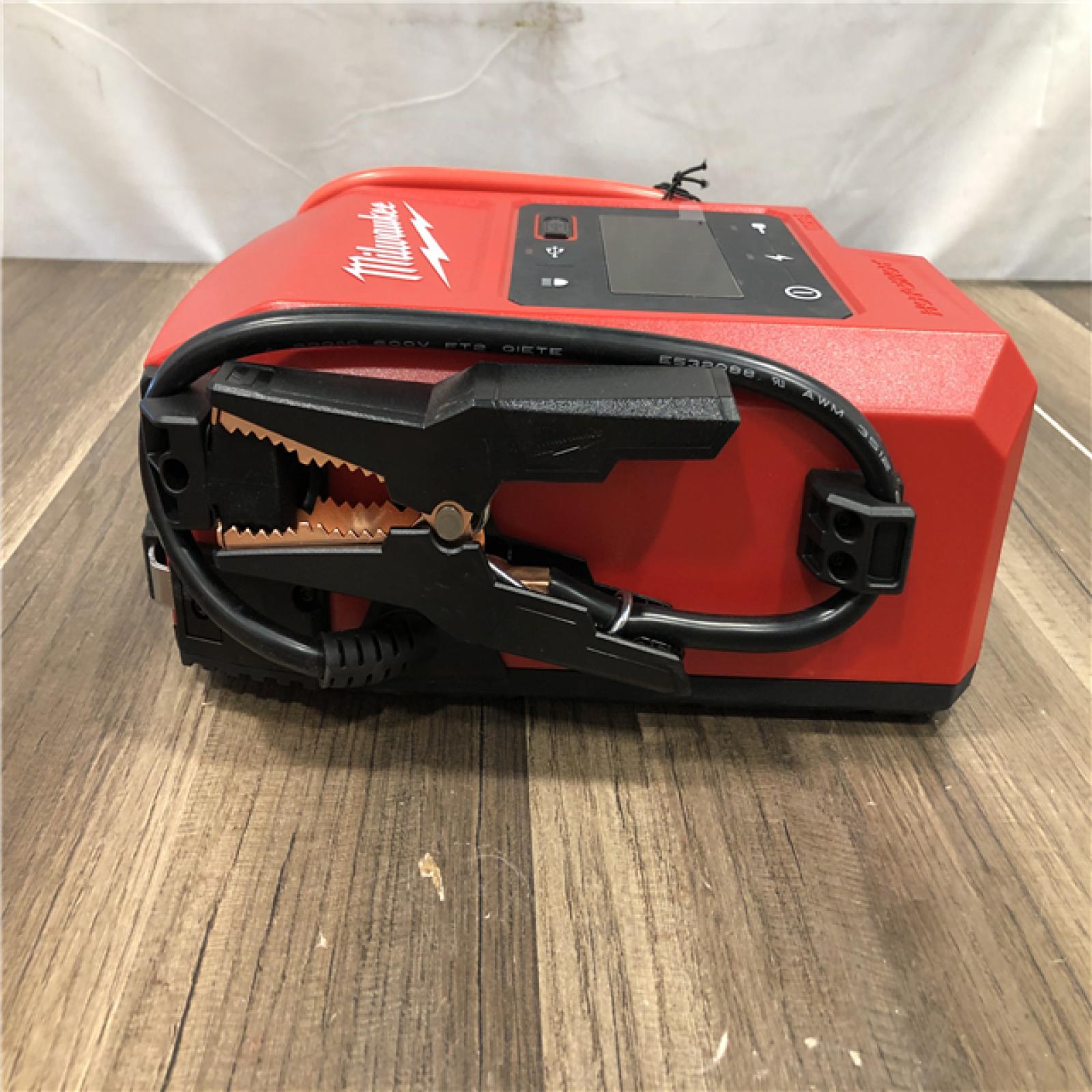 AS-IS Milwaukee 18V Lithium-Ion Cordless 2000 Peak Amp HOTSHOT Jump Starter (Tool-Only)