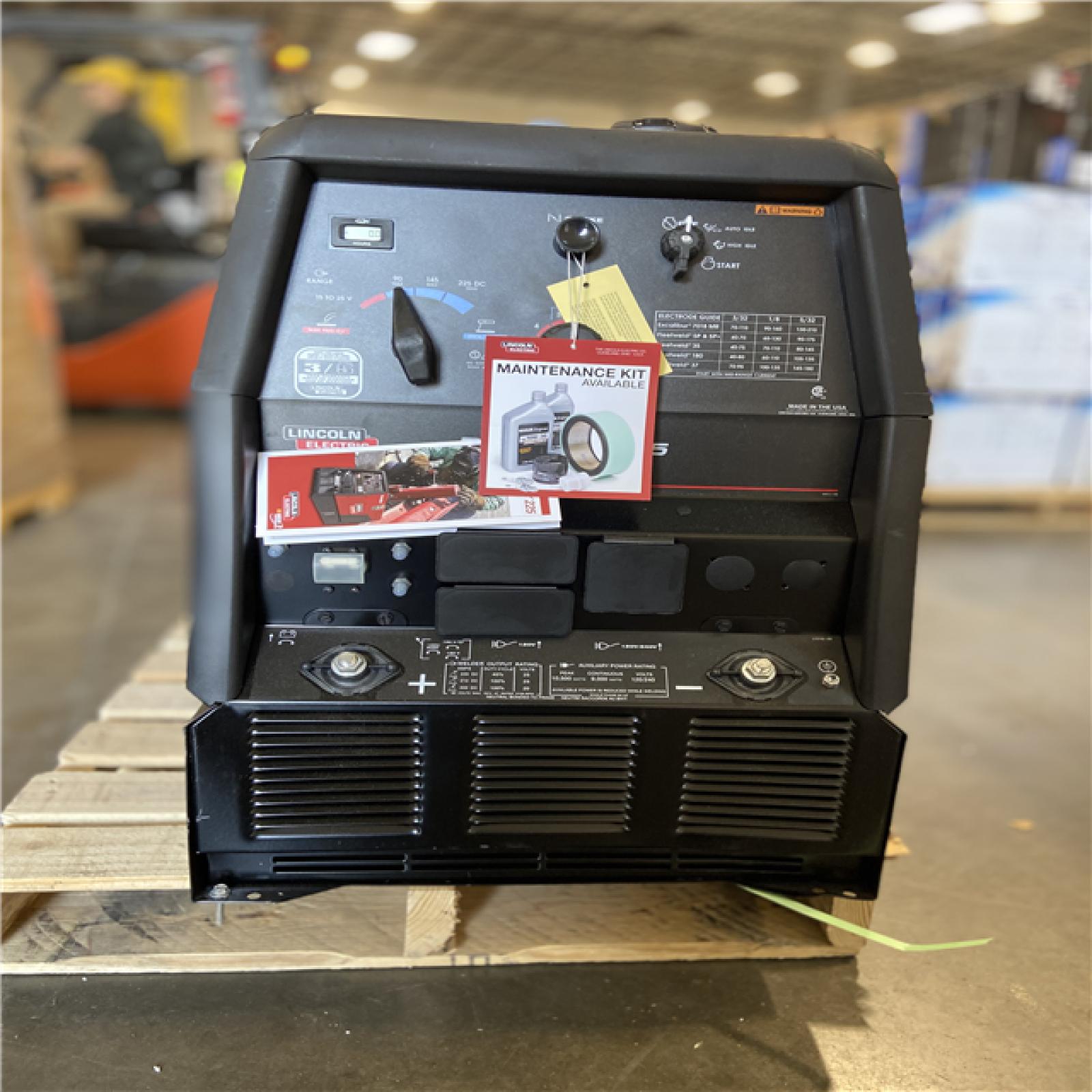 DALLAS LOCATION - Lincoln Electric 225 Amp Ranger 225 Gas Engine Driven DC Multi-Process Welder, 10.5 kW Peak Generator (Kohler)